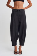 Black Pleated Balloon-Leg Trousers-K263013014