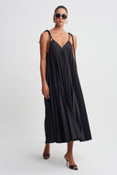 Black Pleated Strappy Midi Dress-K264014013