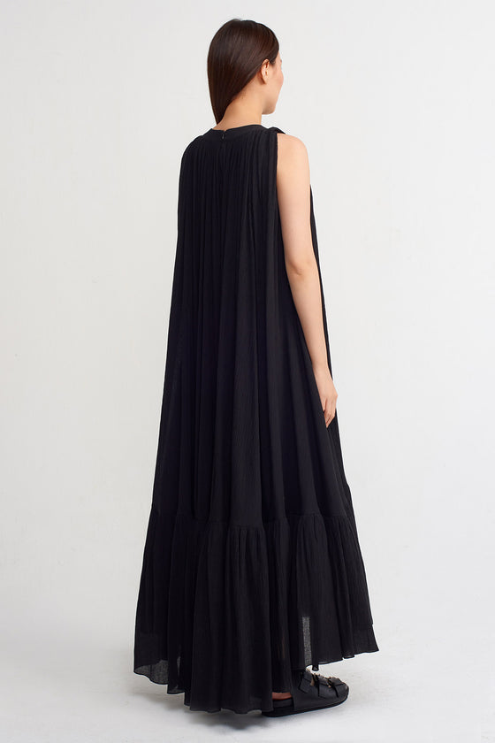 Black Halter Neck Crinkle Maxi Dress-Y234014127