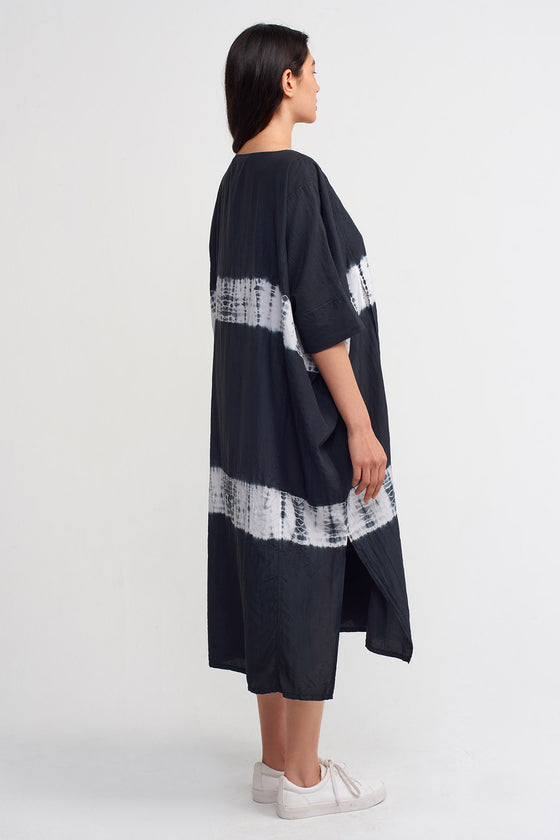 Black / White Batik Wide Collar Dress-Y234014219