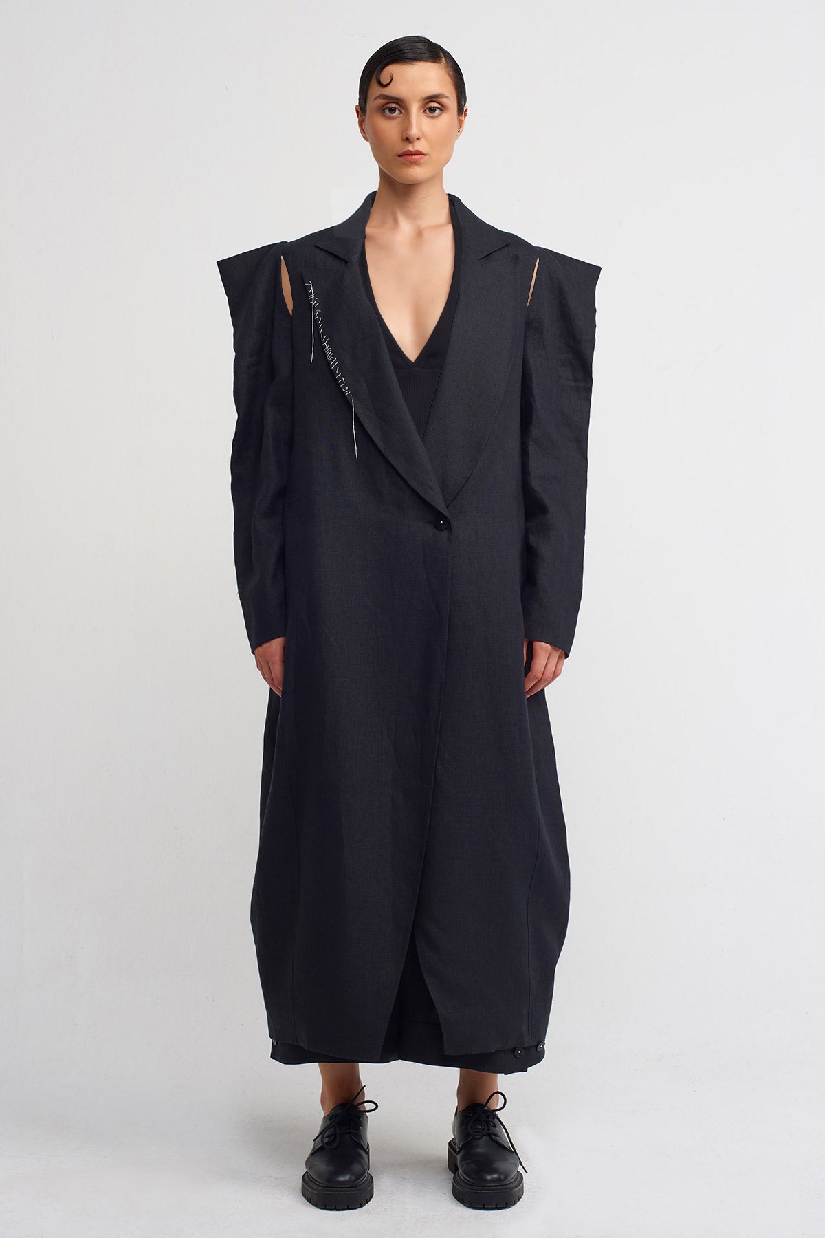 Black Square-Shouldered, Stitch-Detailed Long Linen Jacket-Y245015014