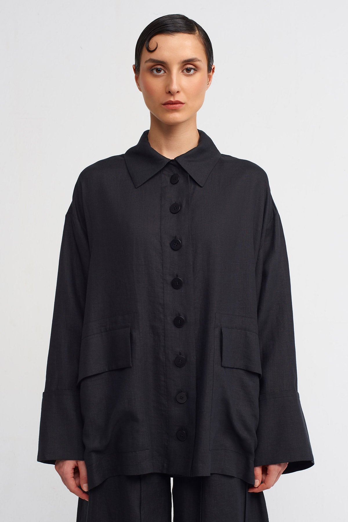 Black Pocketed Linen Shirt-Y241011006