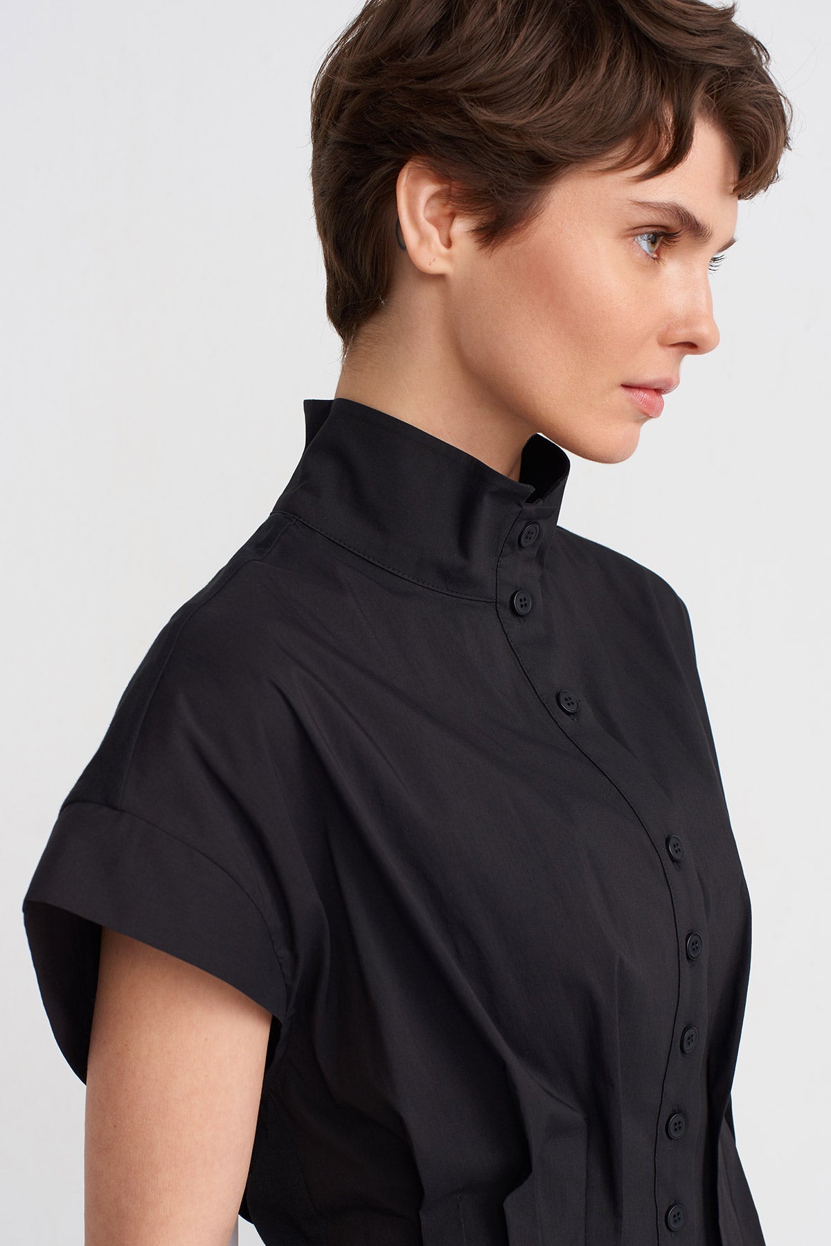 Black Short Sleeve Shirt with Back Ribbon Detail-Y241011032