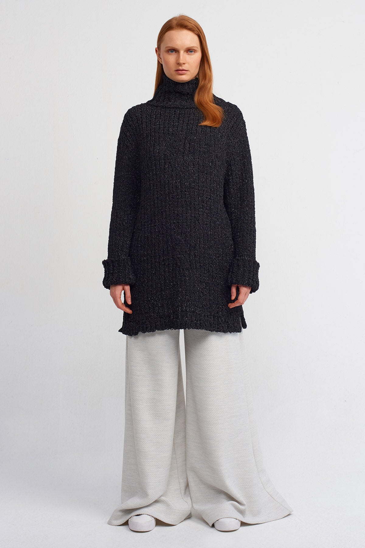 Black Turtleneck Knit Sweater-Y241011079