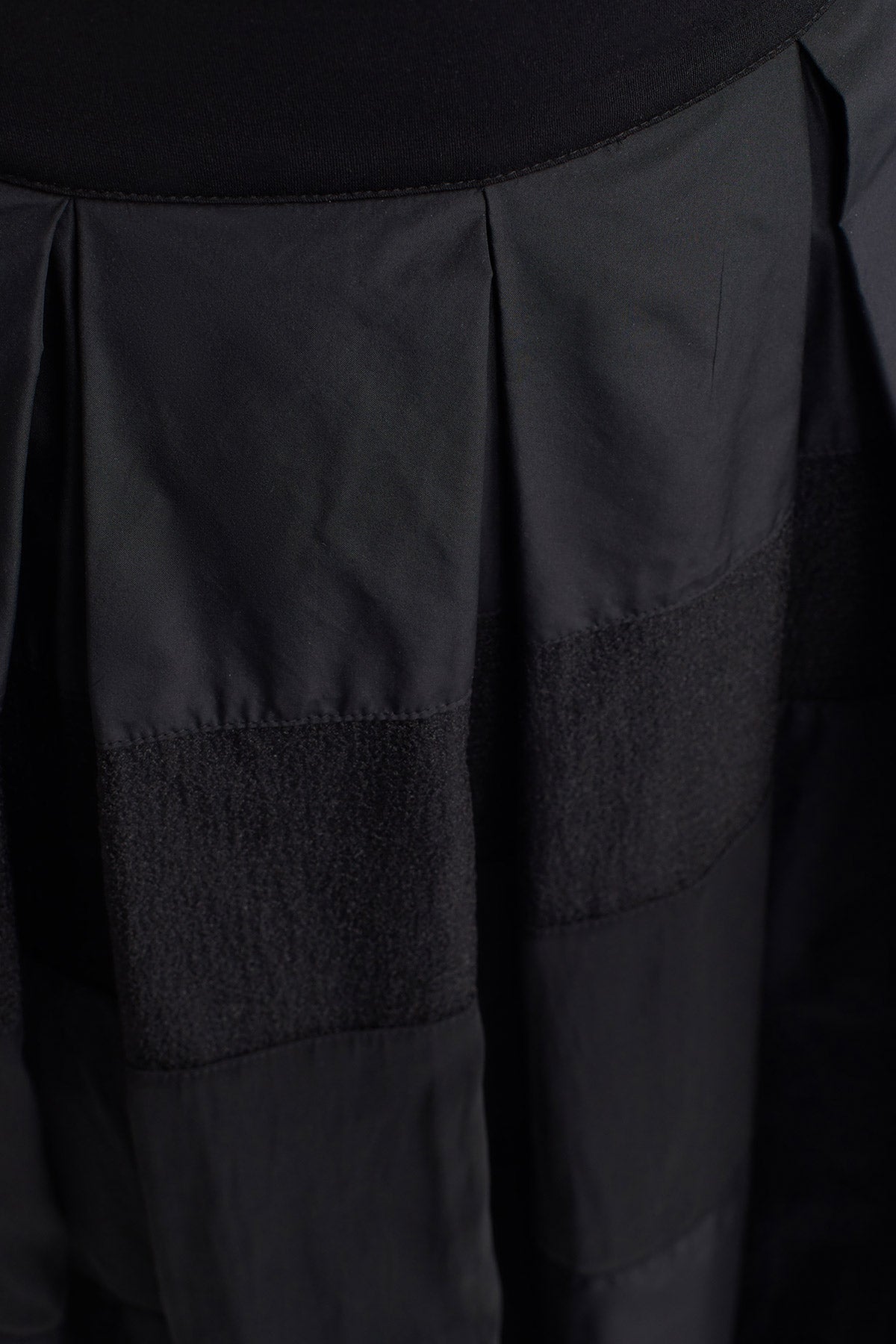 Black Taffeta and Organza Ribbon Pleated Midi Skirt-Y242012009