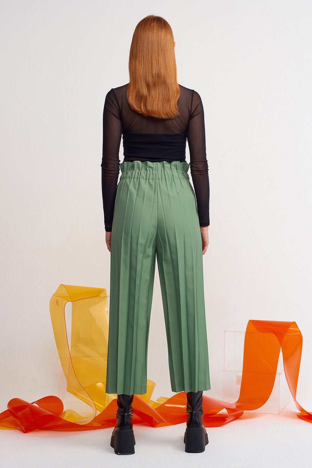 Leaf Thick Pleated Pants with Belt Detail-Y243013030