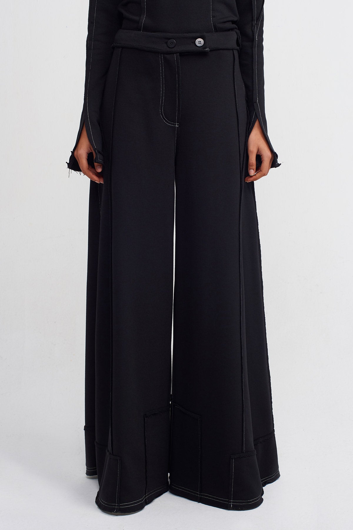 Black/Beige Wide Leg Trousers with Contrast Stitching Detail-Y243013043