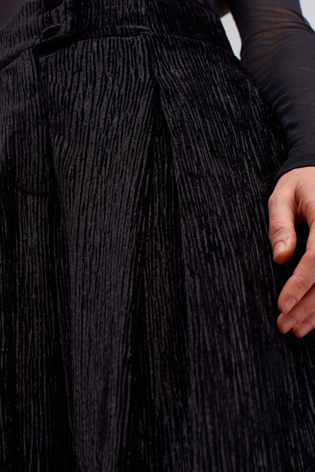 Black Velvet Pleated Trousers with Taffeta Detail-Y243013044