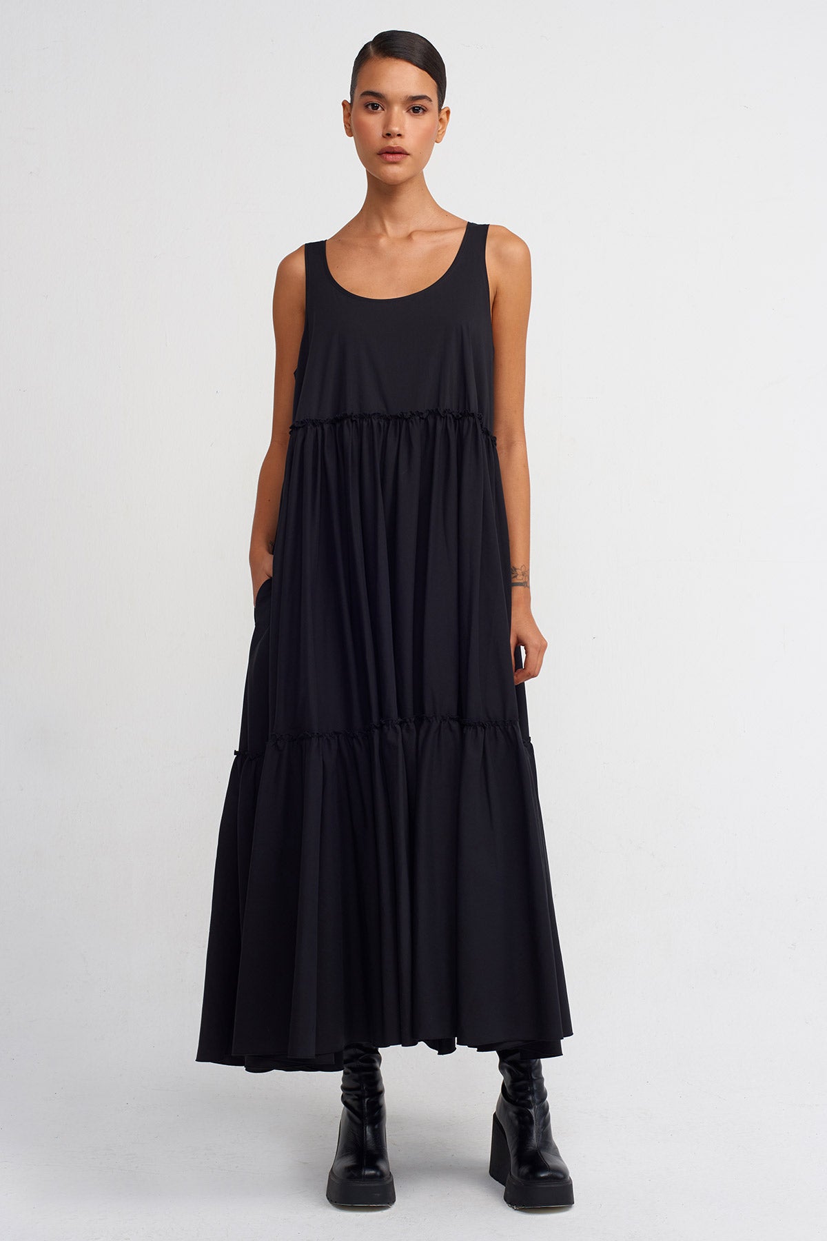 Black Poplin Strapy Dress-Y244014009
