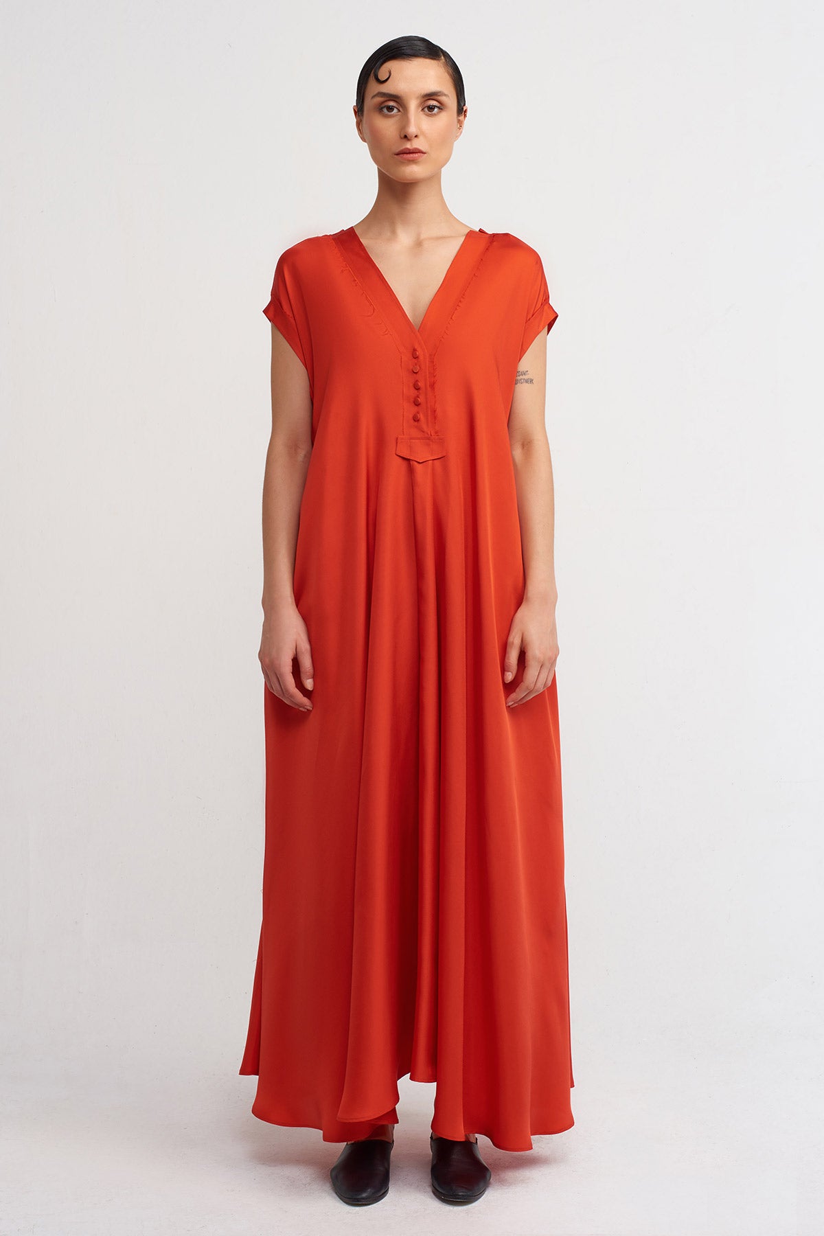 V-Neck Long Flowy Dress-Y244014011