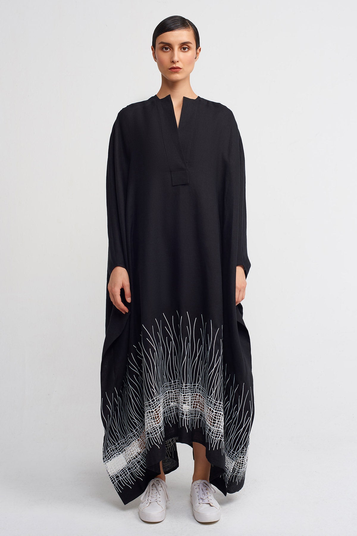 Black / White Embroidered Hem Long Kaftan Dress-Y244014025