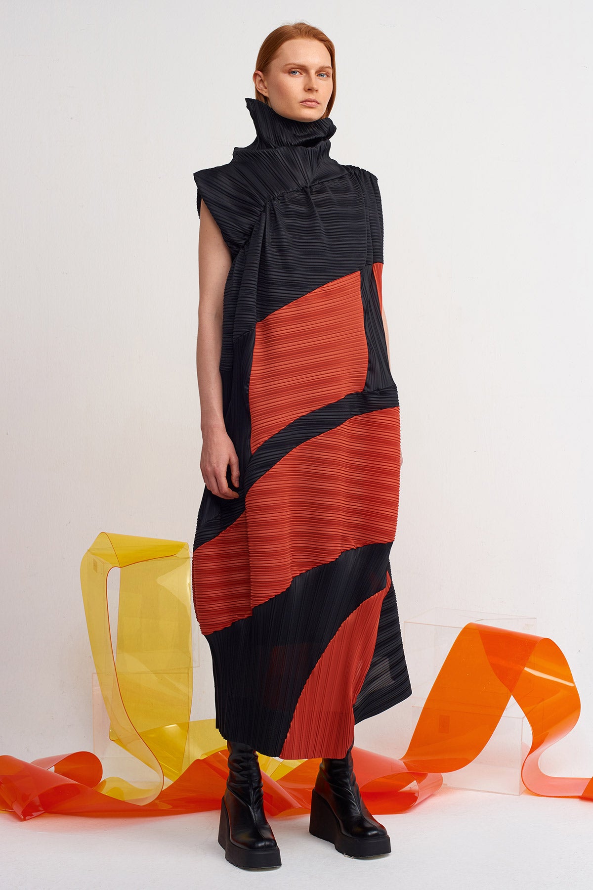 Black/Tile Color-Blocked Pleated Long Dress-Y244014072