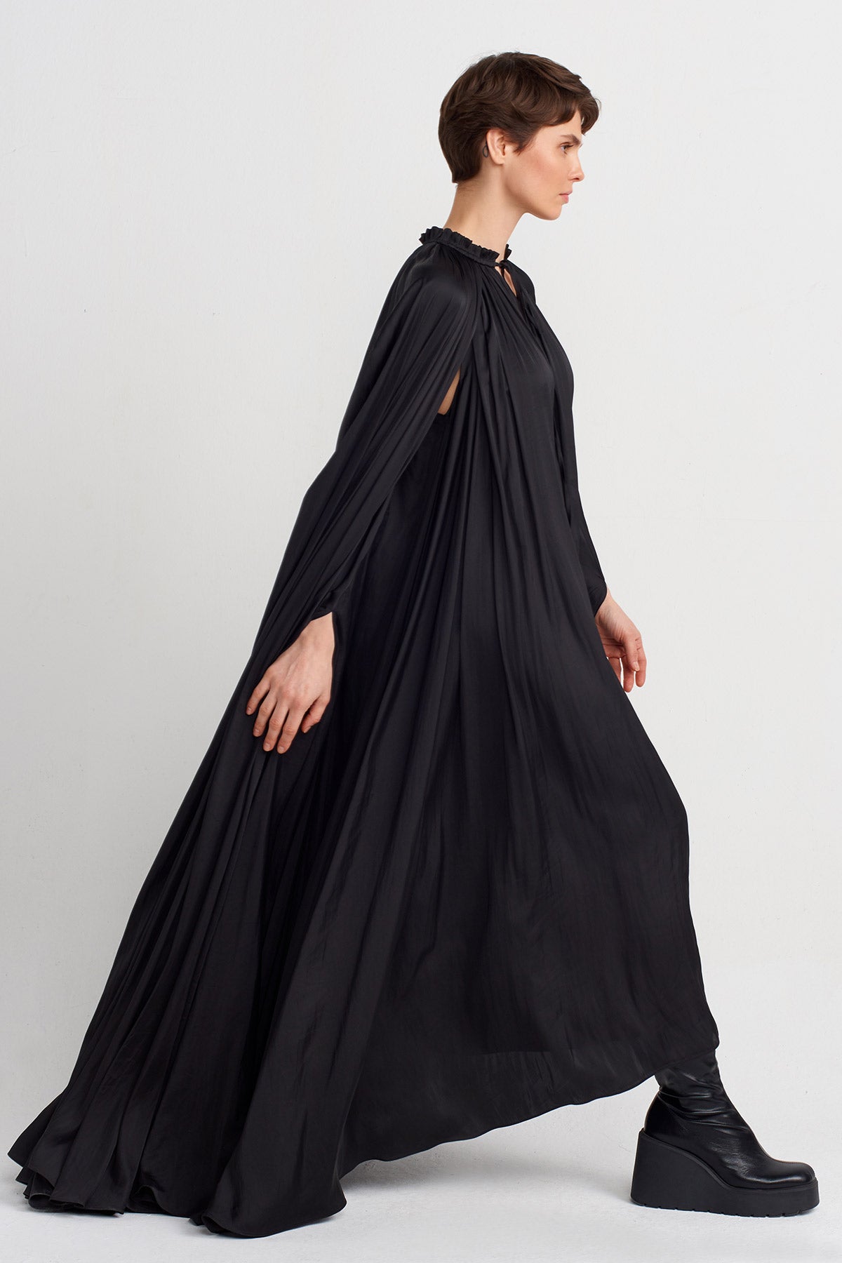 Black Cape Detail Long Elegant Dress-Y244014130