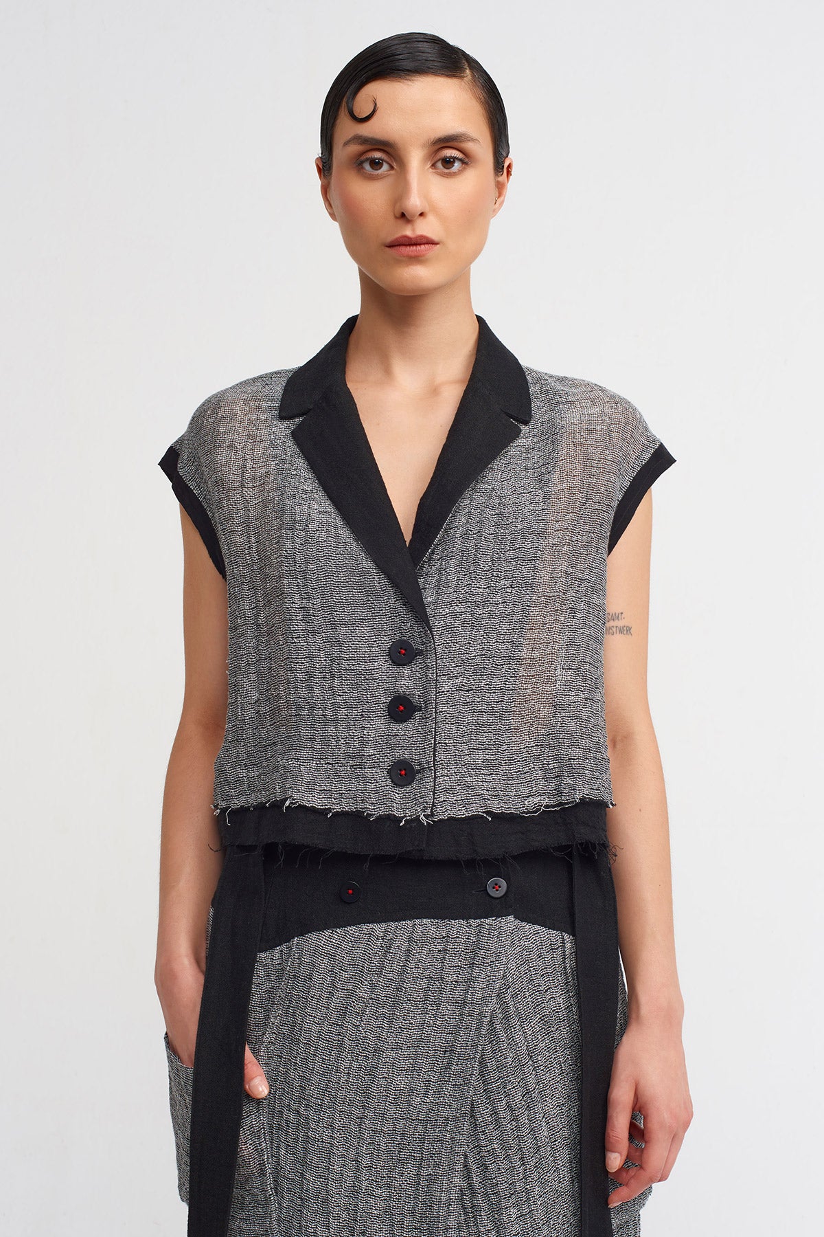 Short Linen Vest-Y245015006