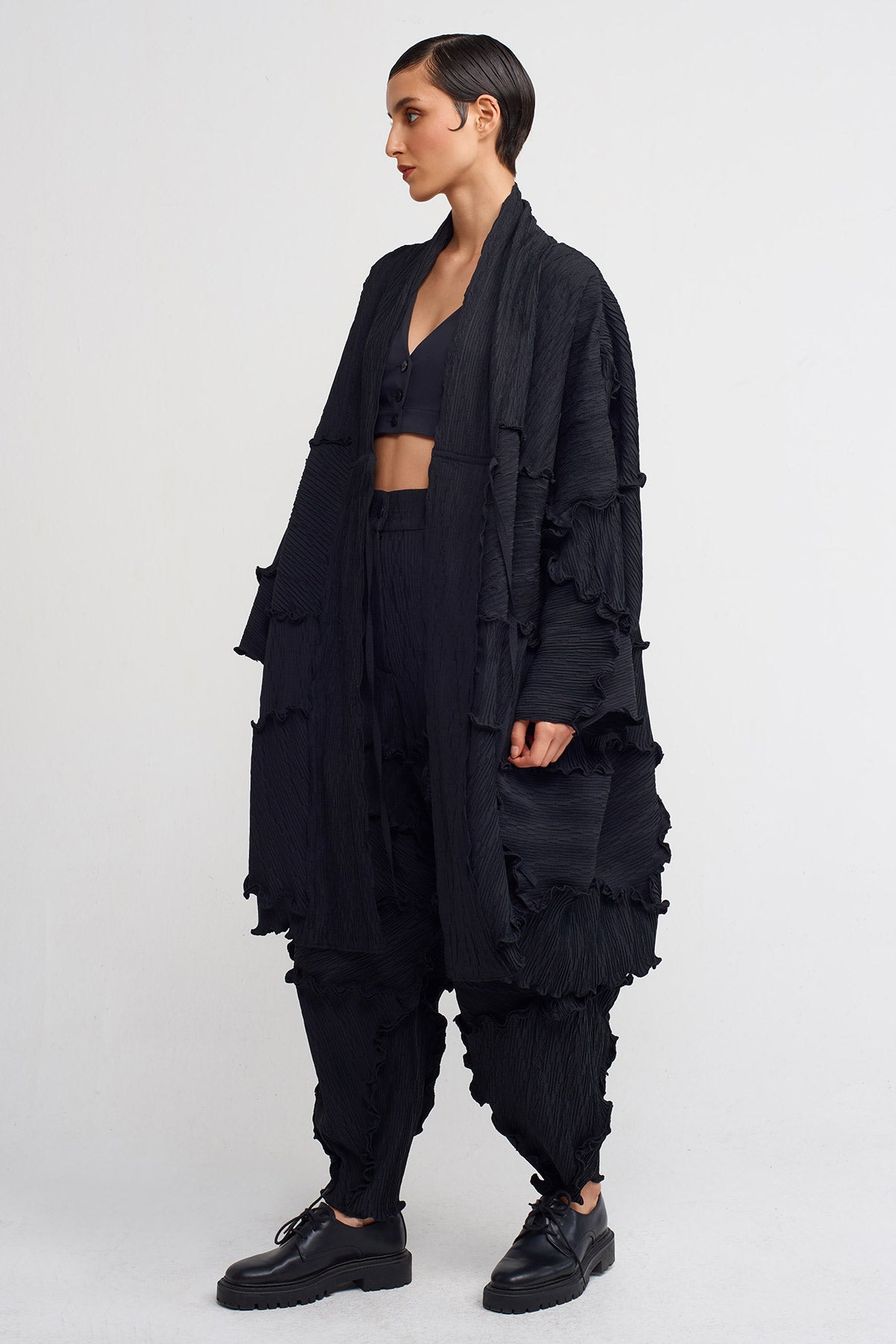 Black Stitch-Detailed Pleated Kimono-Y245015024