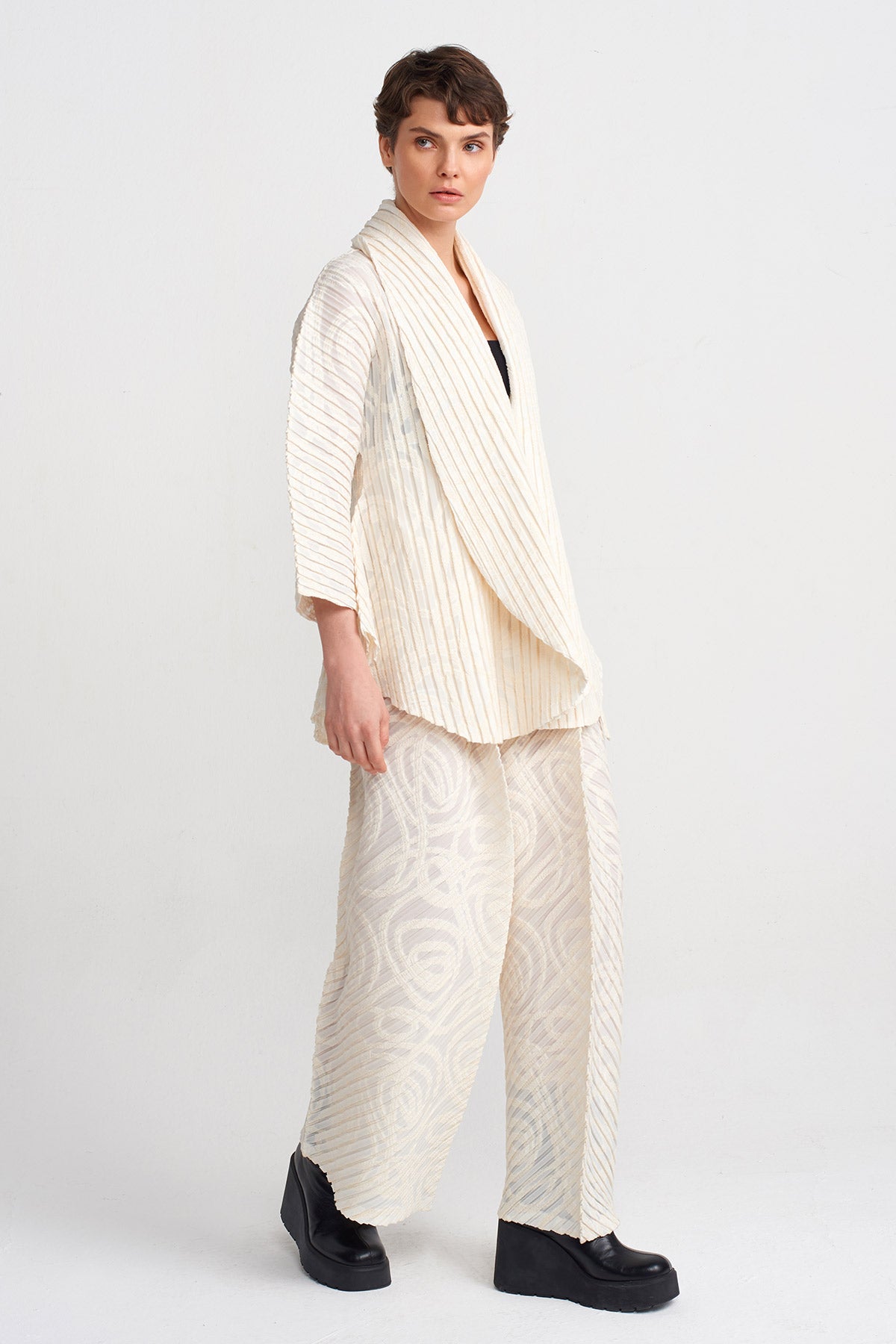 Ecru Jacquard Pleated Kimono-Y245015039