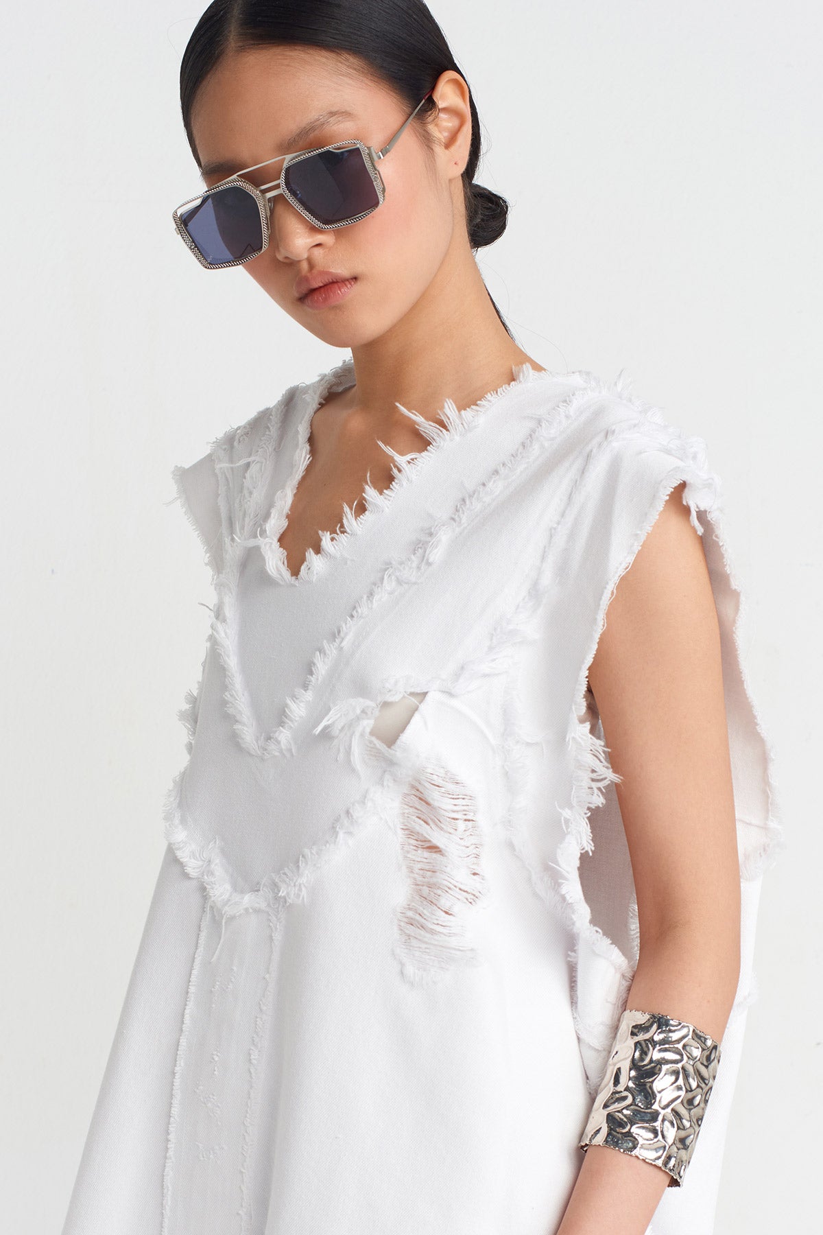 Off White V-Neck Denim Blouse-Y251011007