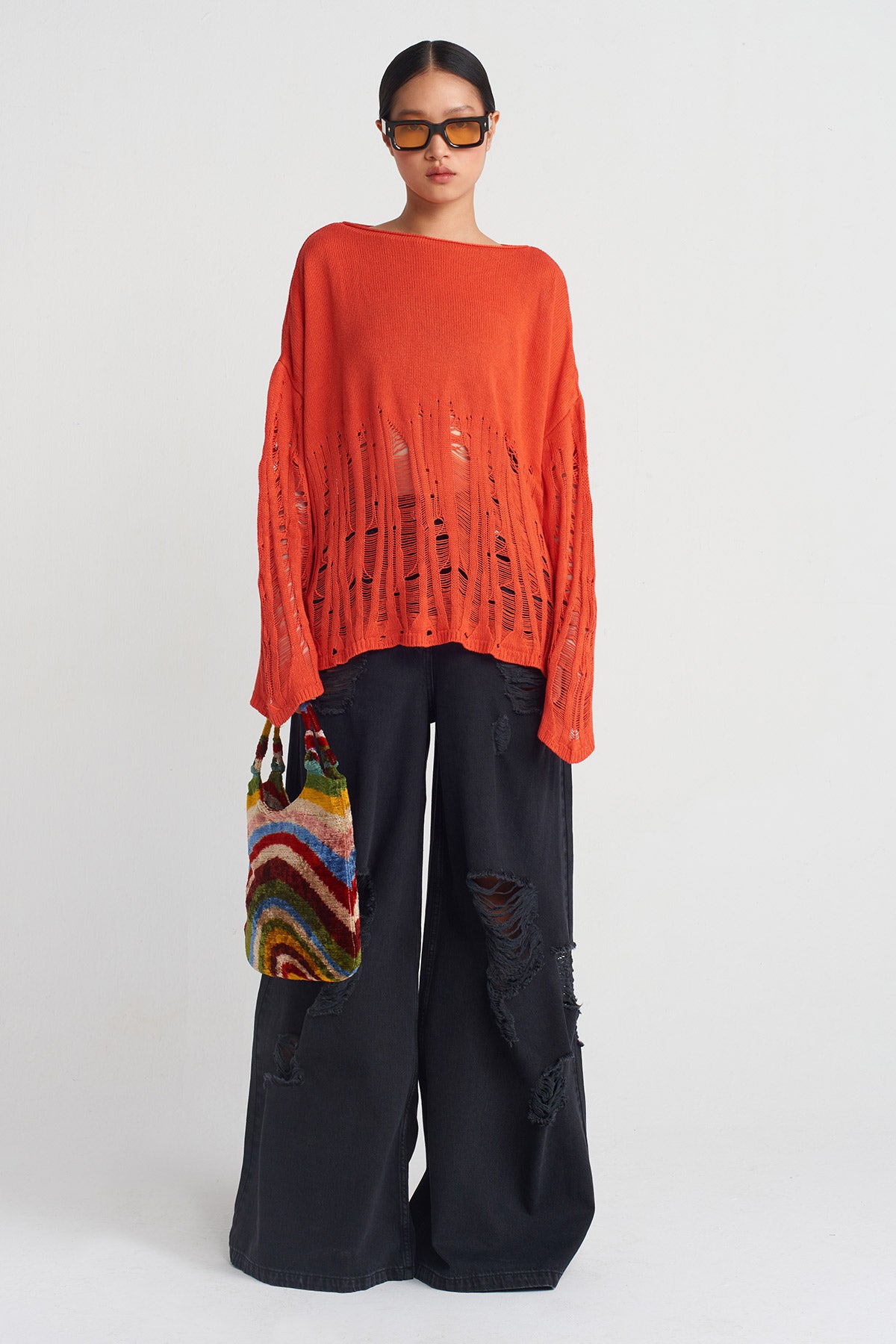 Pomegranade Distressed Knit Sweater-Y251011031