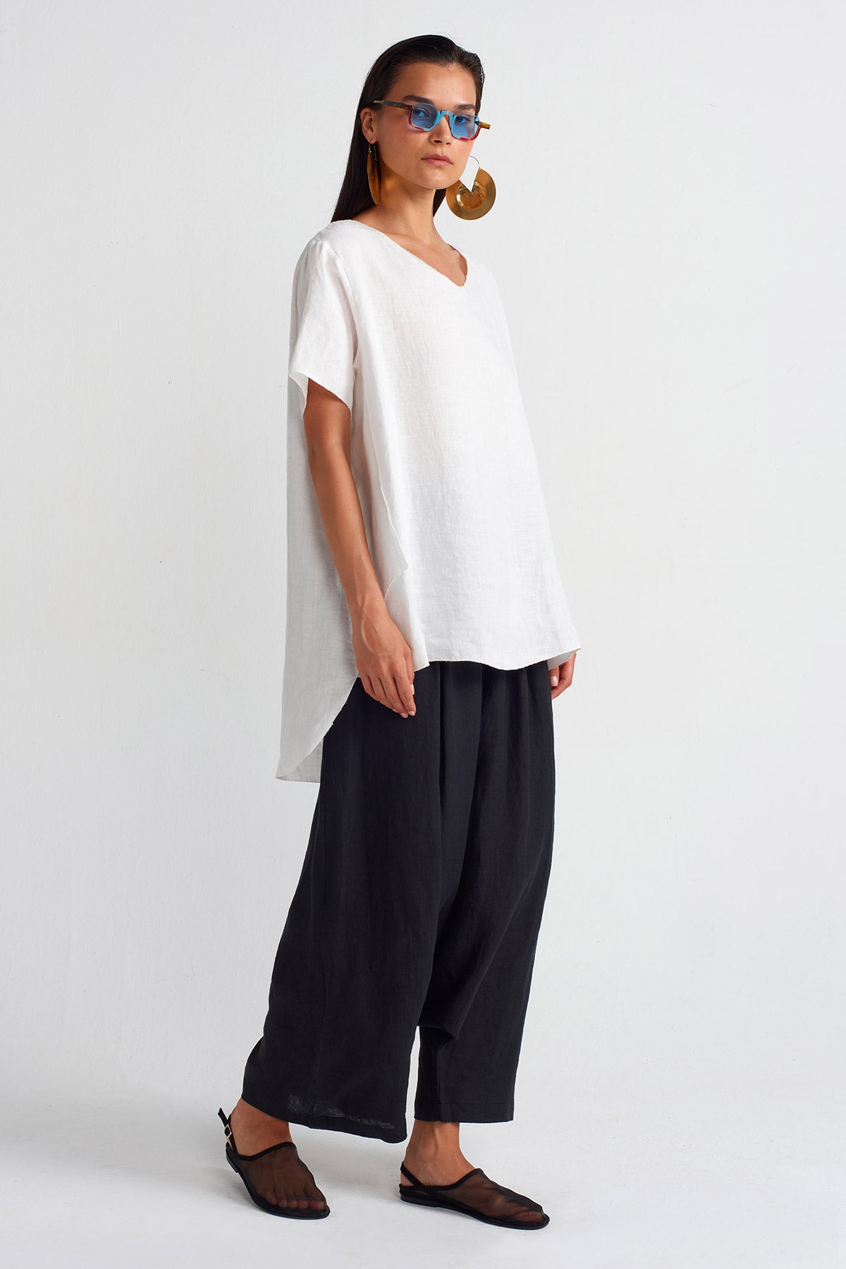 Off White Long Back Oversized Linen Blouse-Y251011065