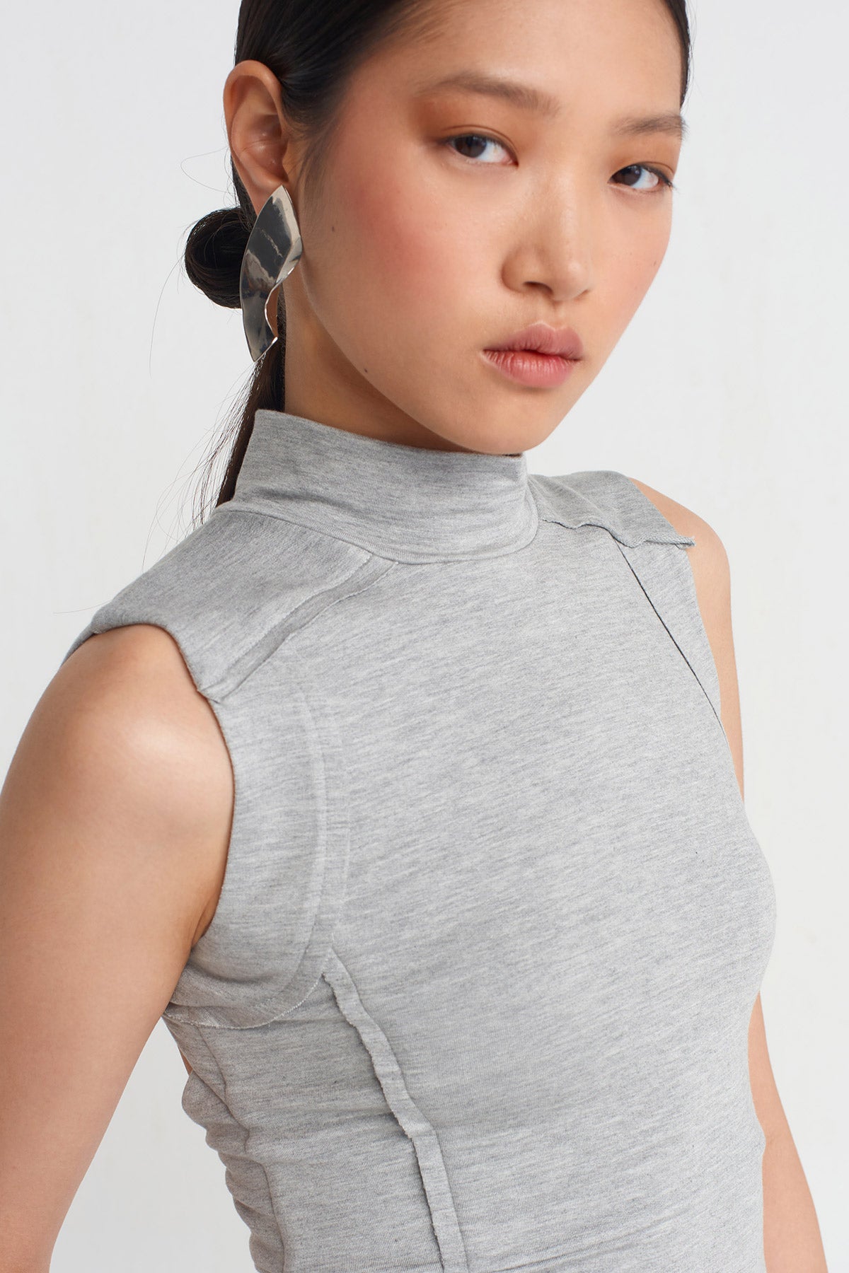 Grey Melange Backless Crop Top-Y251011092