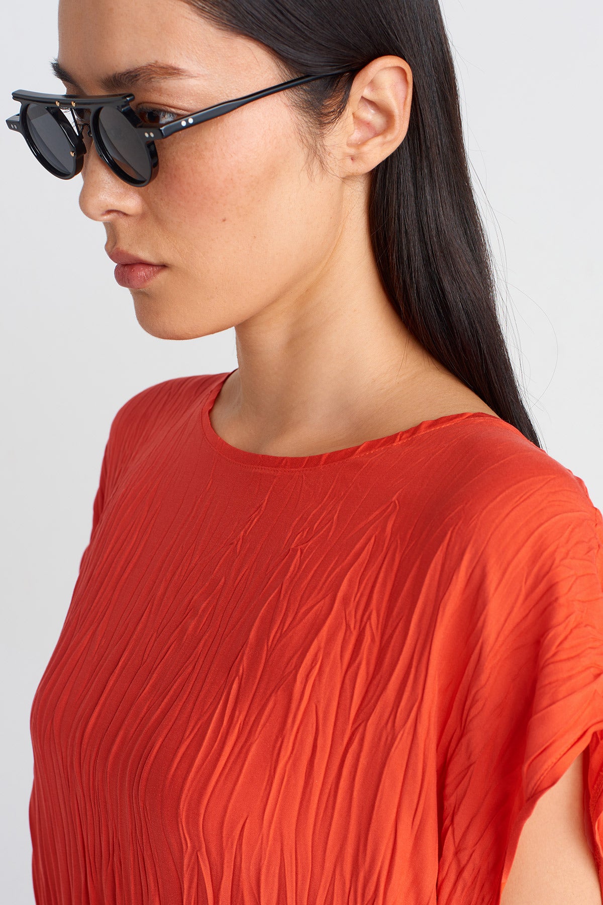 Scarlet Crinkle Effect T-shirt-Y251011100