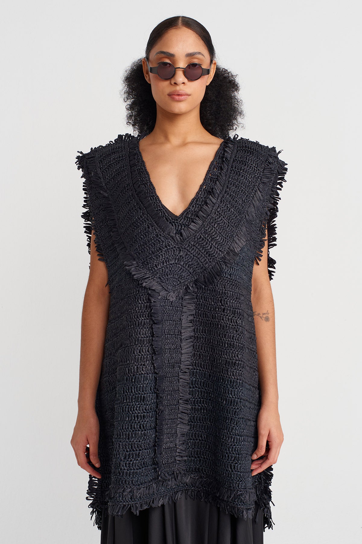 Black Oversize Knit Top-Y251011117