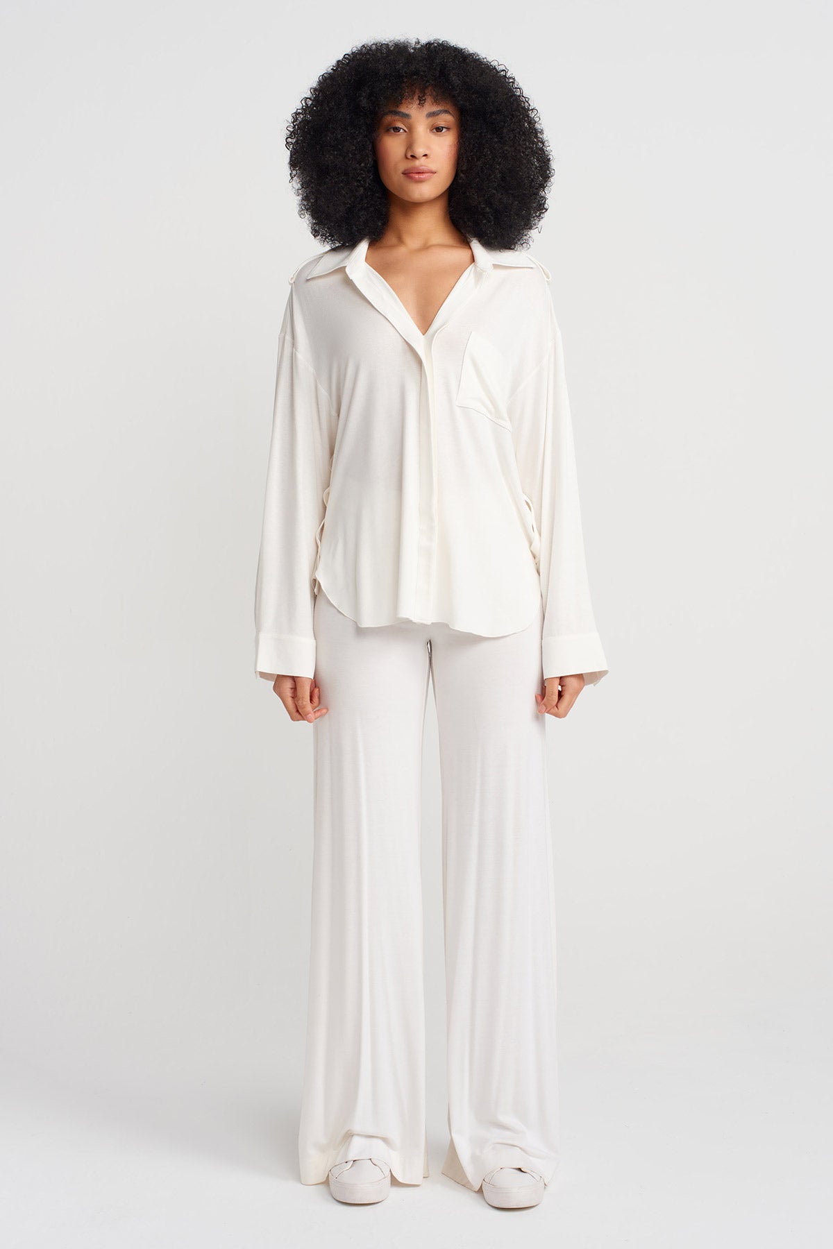 Off White V Shirt Collar Blouse-Y251011133