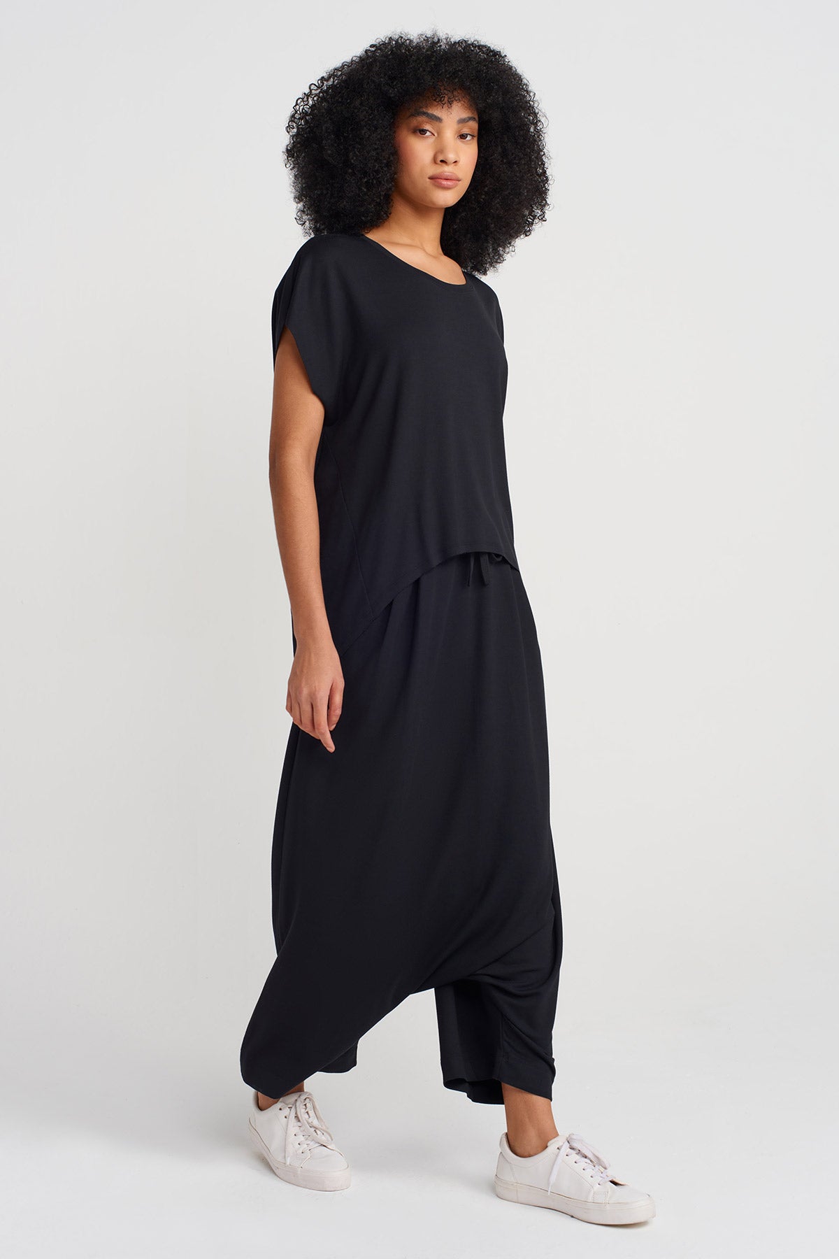Black Long Back T-Shirt-Y251011143