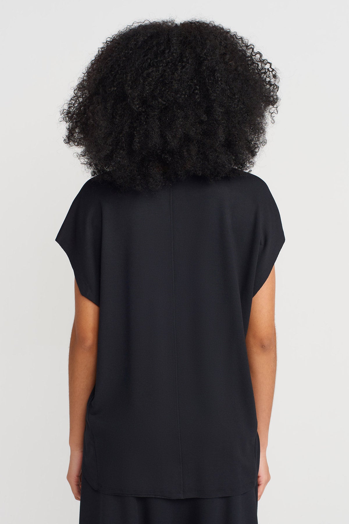 Black Long Back T-Shirt-Y251011143