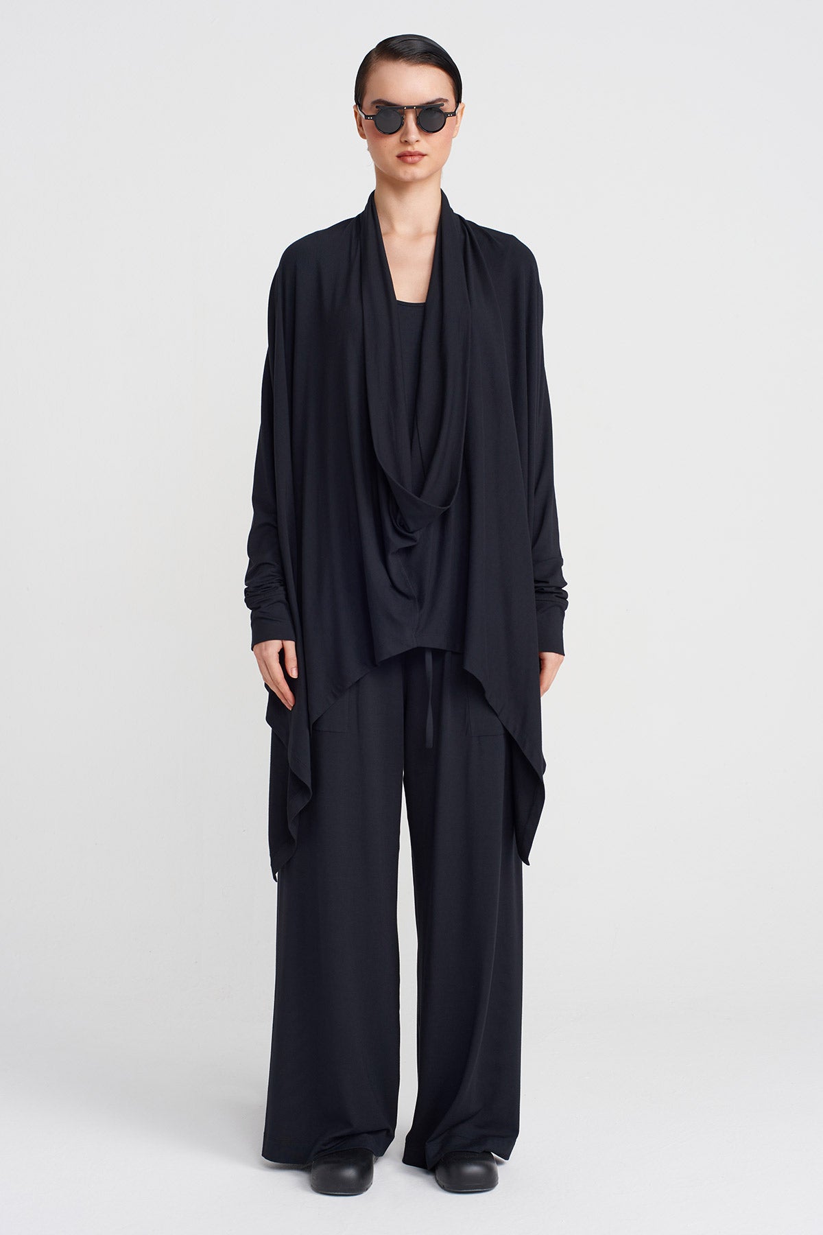 Black Scarf Collar Blouse-Y251011147