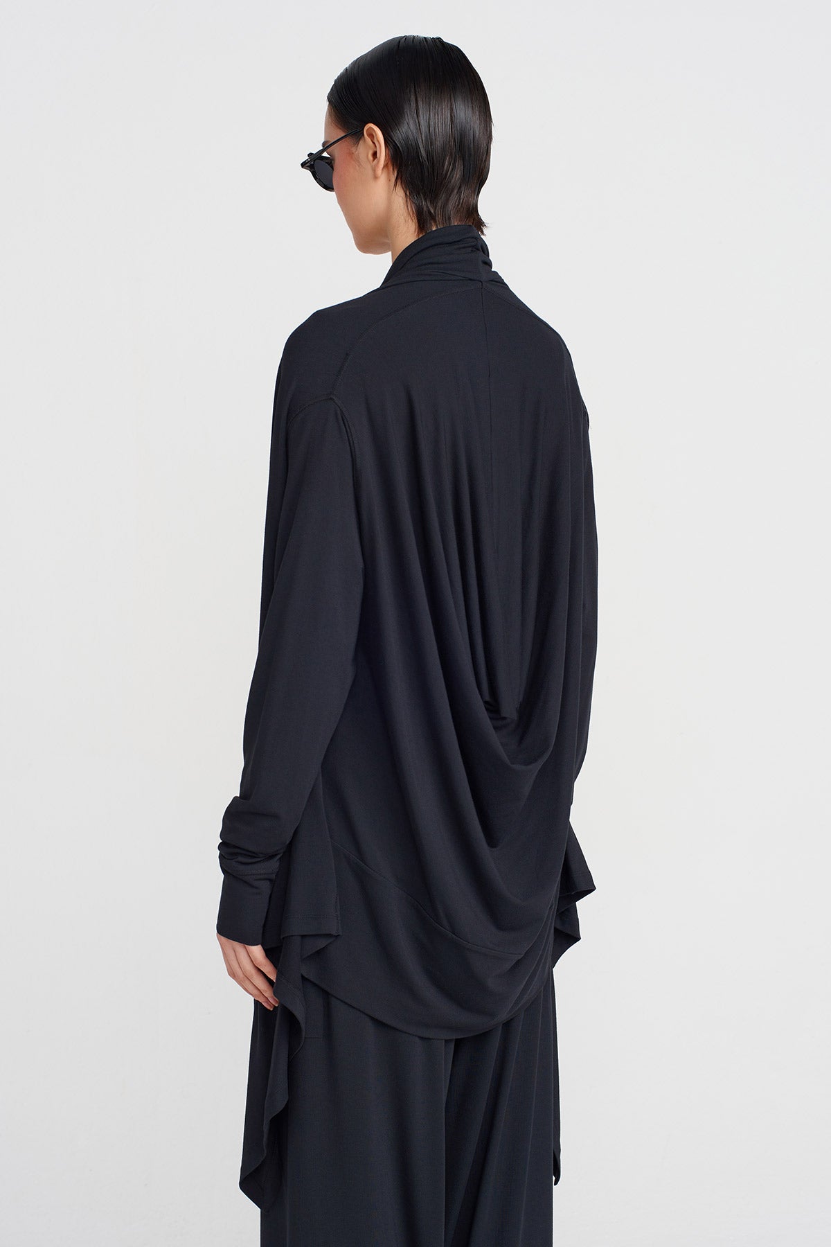 Black Scarf Collar Blouse-Y251011147