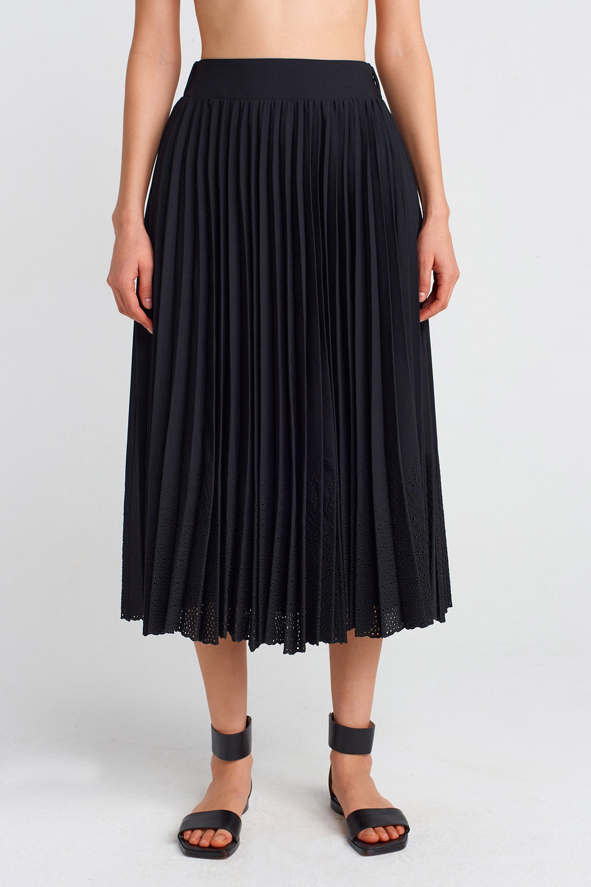 Black Pleated Lace Skirt-Y252012015