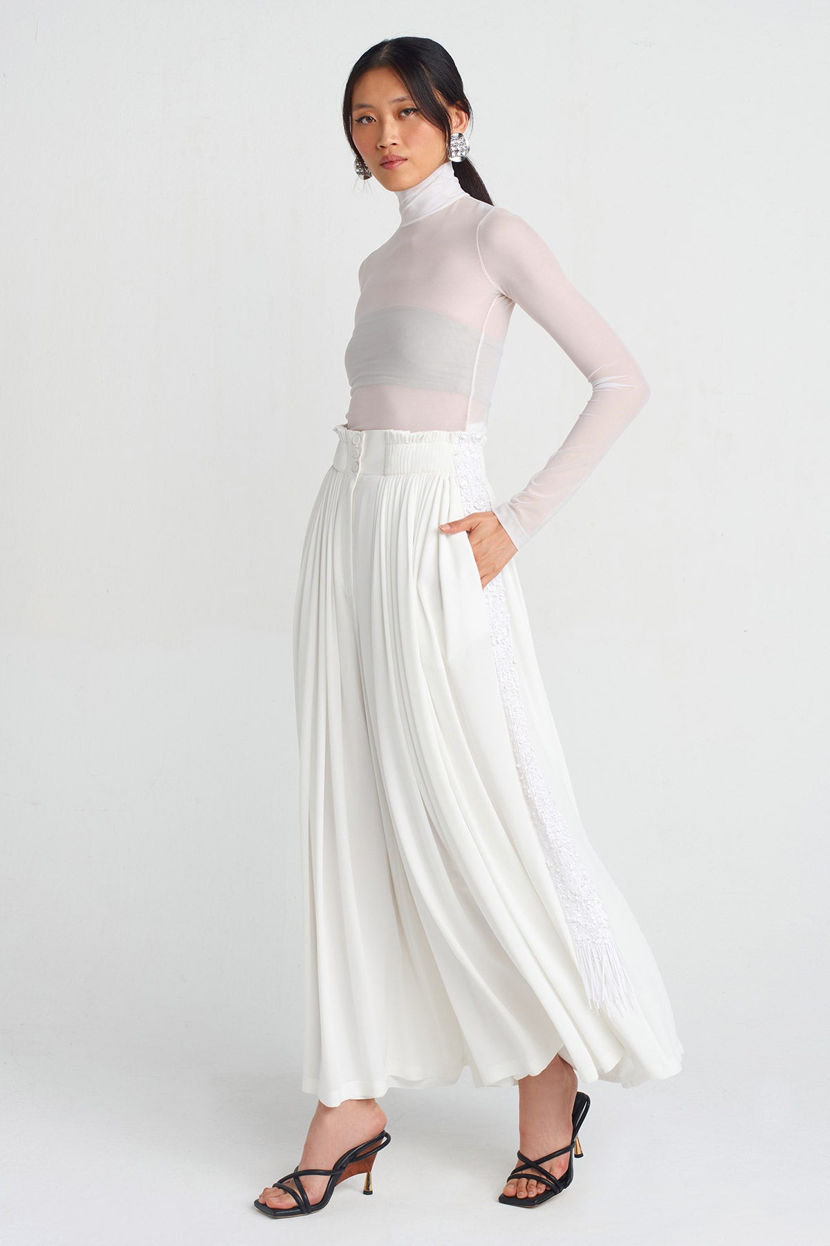 Off White Sequin Embellished Side Pants-Y253013013