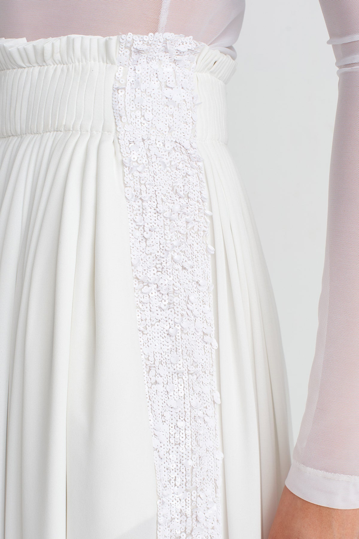 Off White Sequin Embellished Side Pants-Y253013013