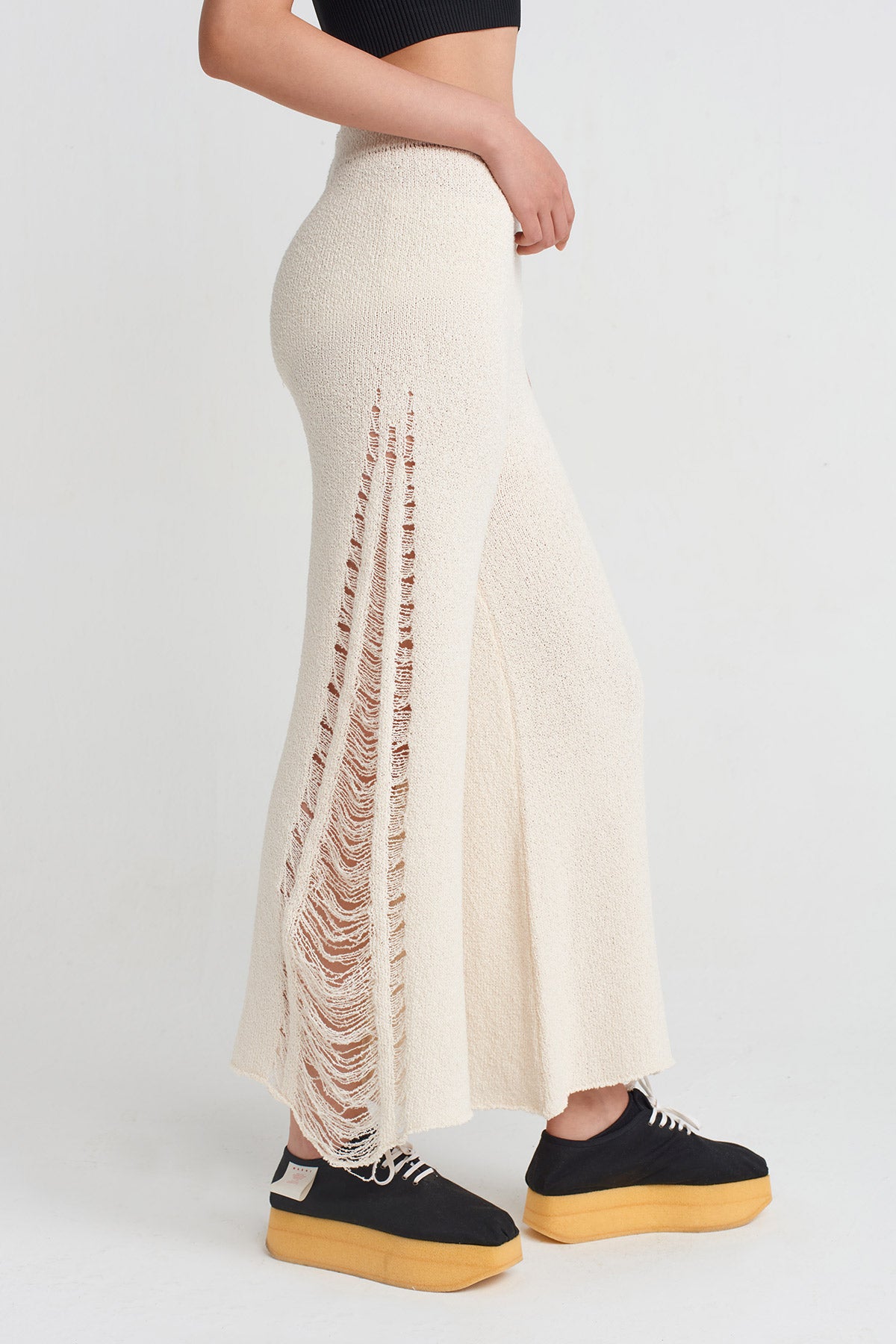 Nature Distressed Knit Pants-Y253013014
