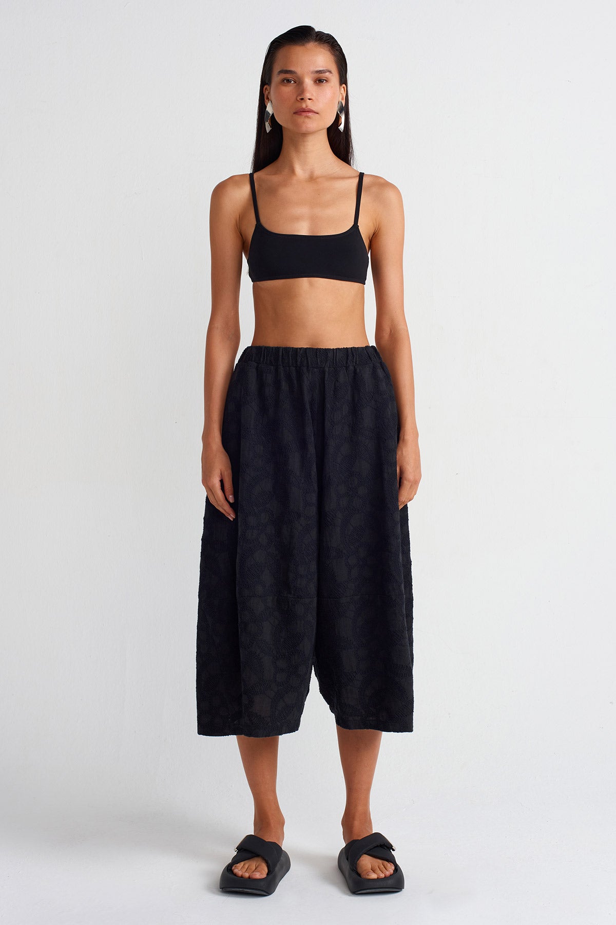 Black Pocketed Linen Harem Pants-Y253013039
