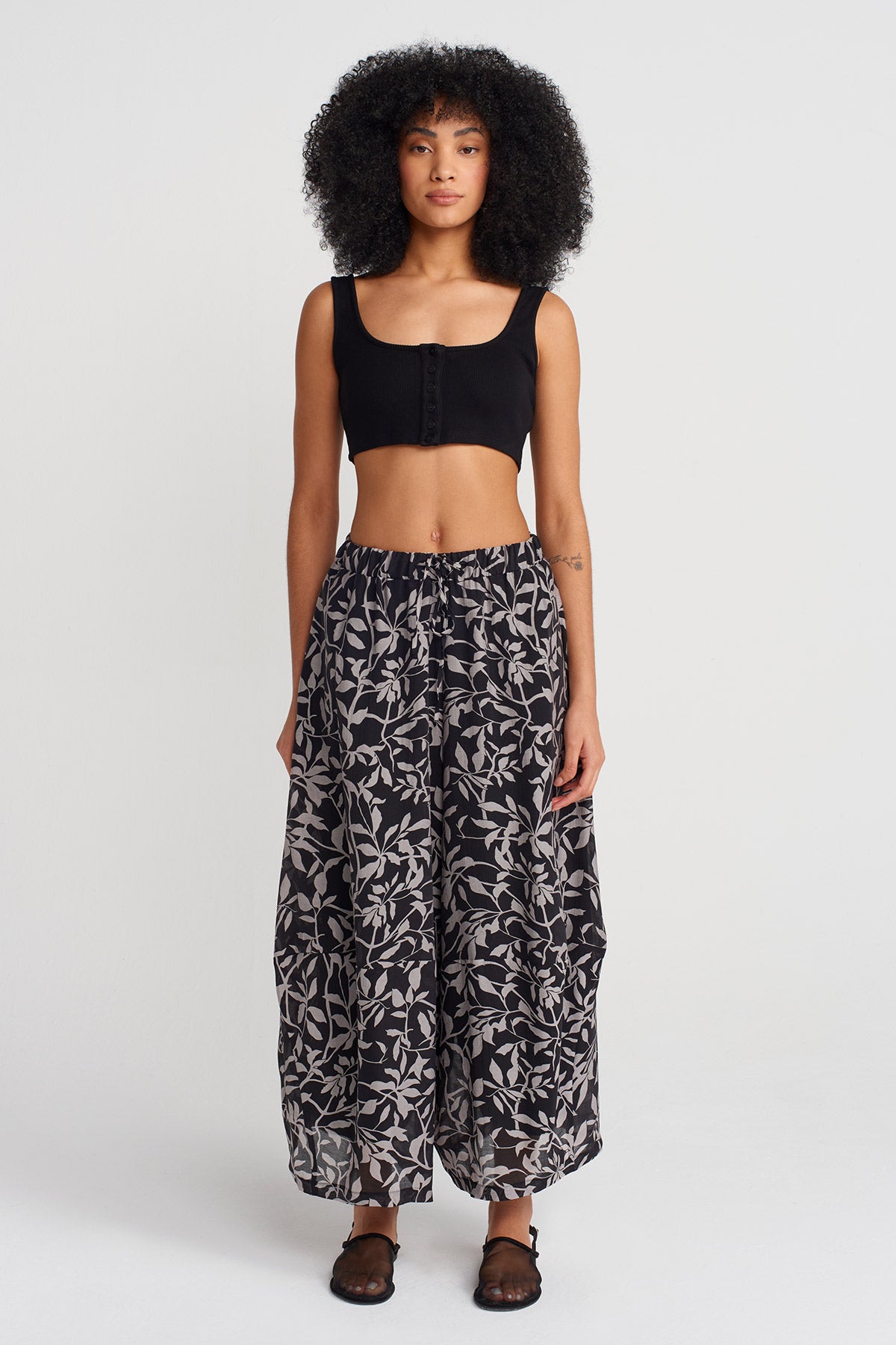 Black/Milk Floral Voile Wide-Leg Trousers-Y253013088