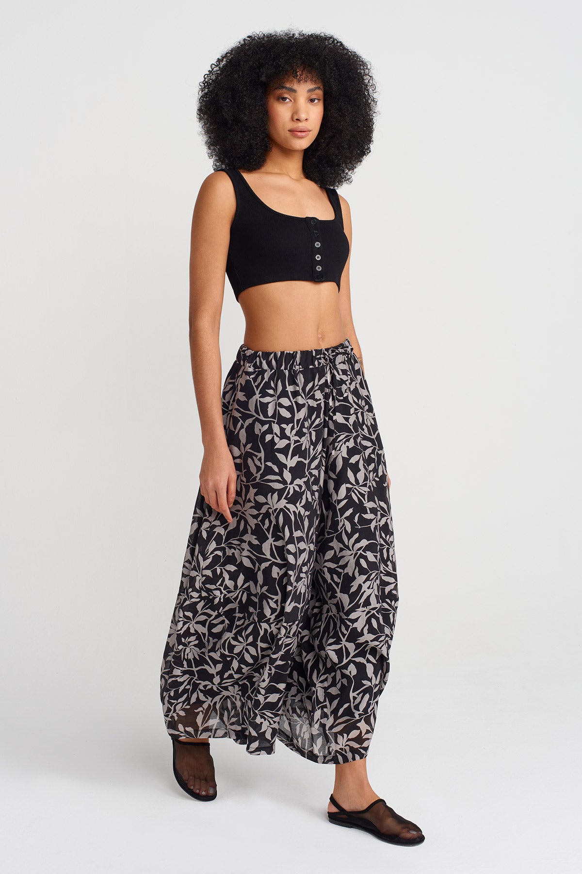 Black/Milk Floral Voile Wide-Leg Trousers-Y253013088
