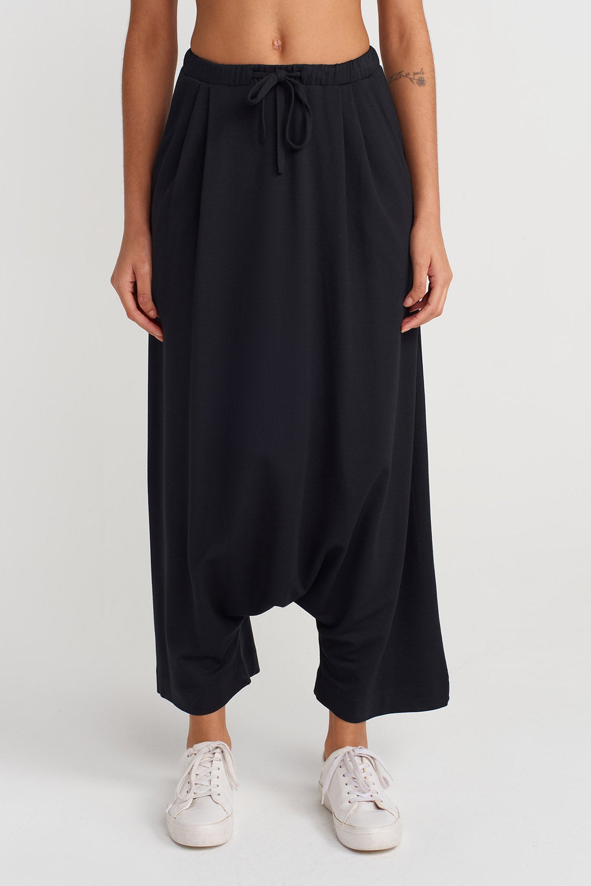 Black Sweat Fabric Harem Pants-Y253013089