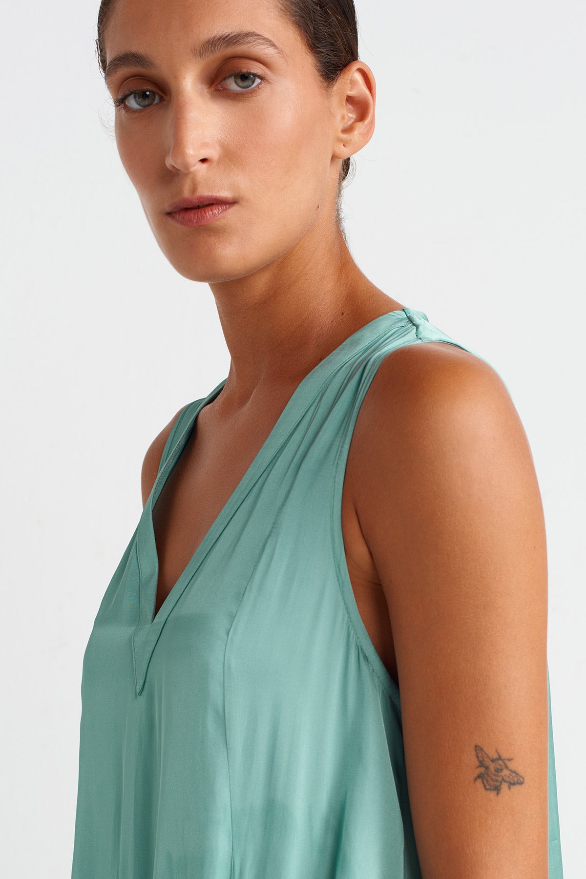 Turquoise Pocket V-neck Satin Dress-Y254014037
