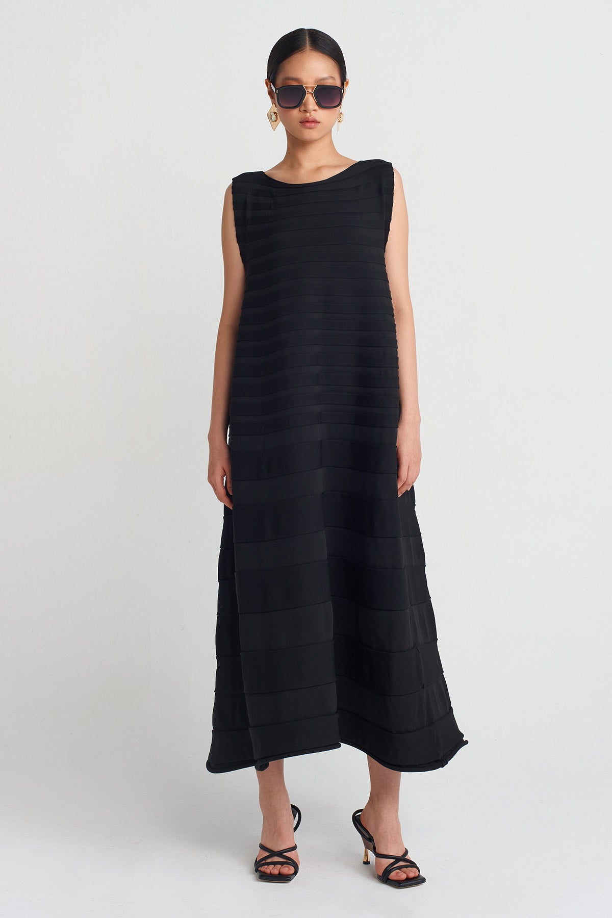 Black Accordion Knit Dress-Y254014055