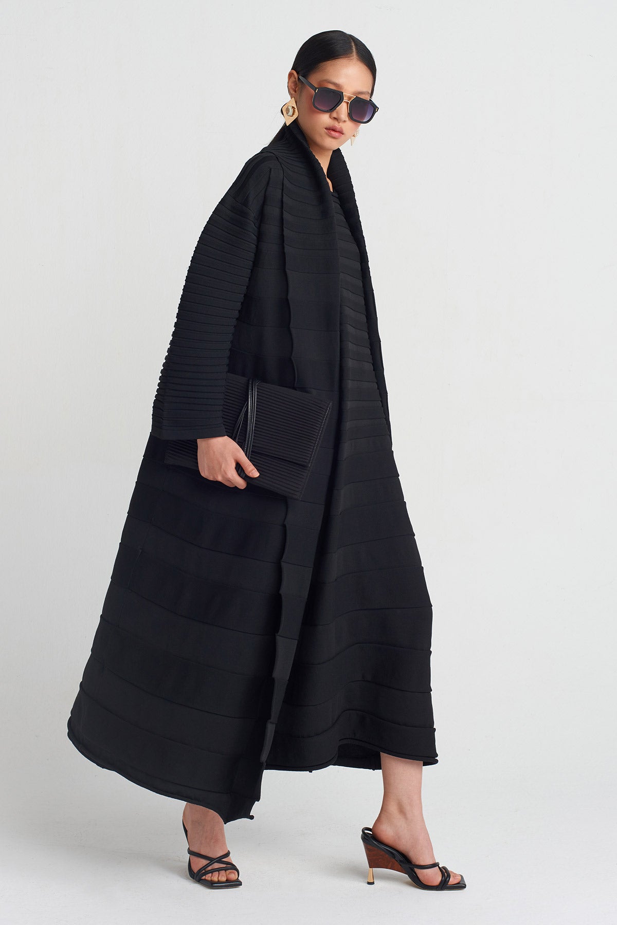 Black Accordion Knit Cardigan-Y255015035