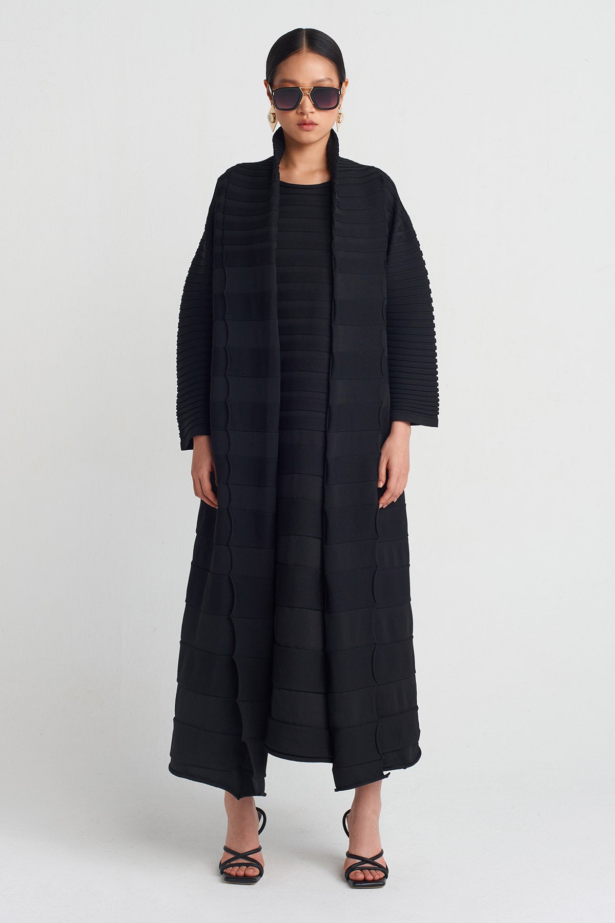 Black Accordion Knit Cardigan-Y255015035