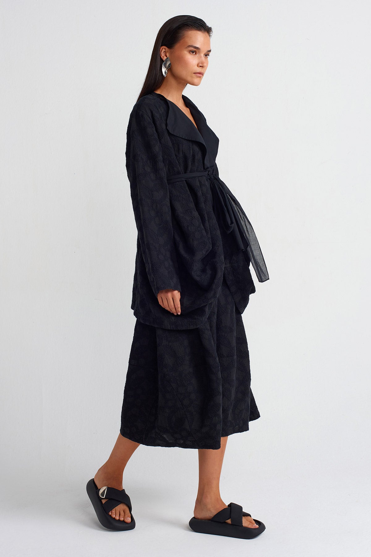 Black Sewn Detail Linen Jacket-Y255015043