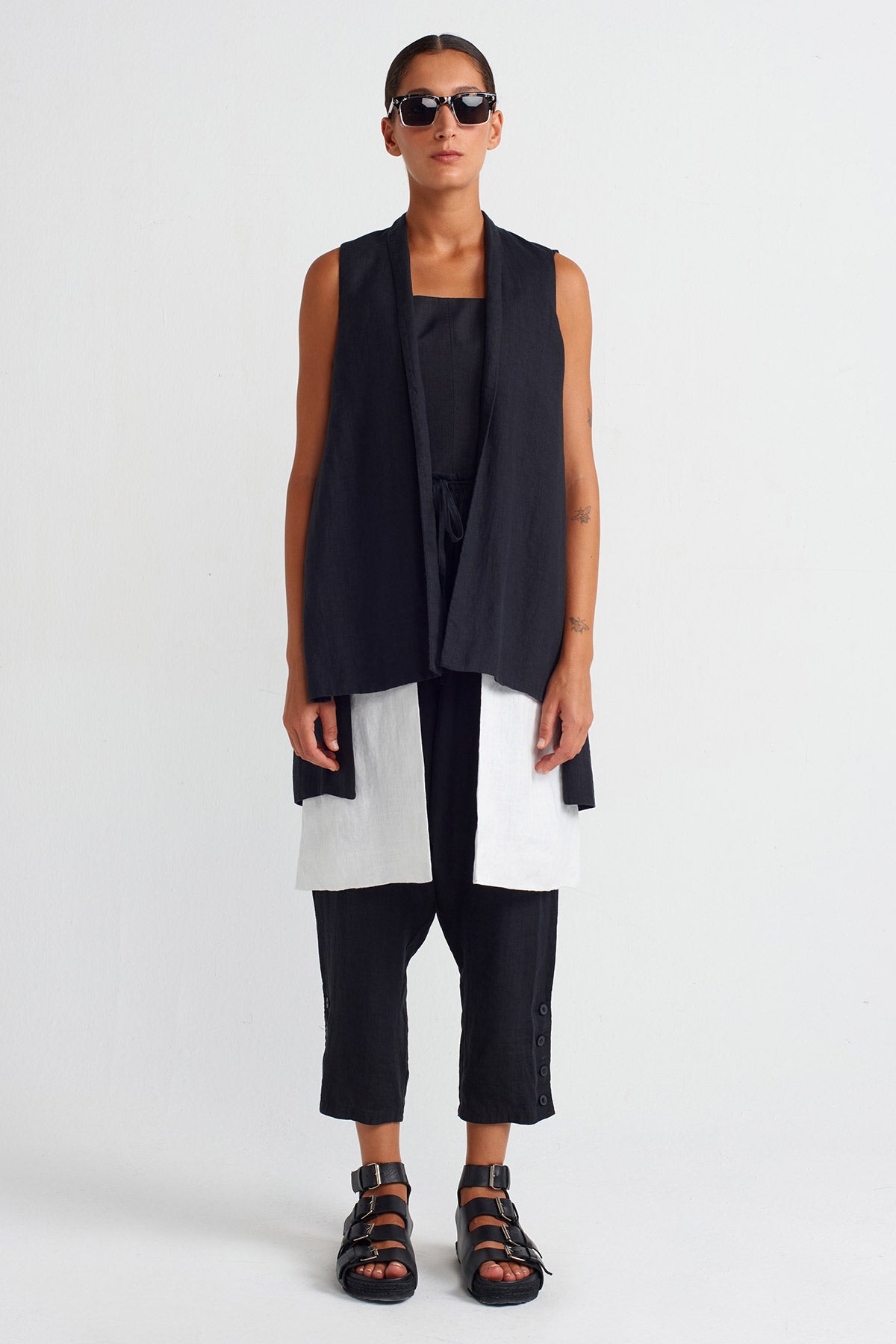 Black / White Color Block Linen Vest-Y255015046