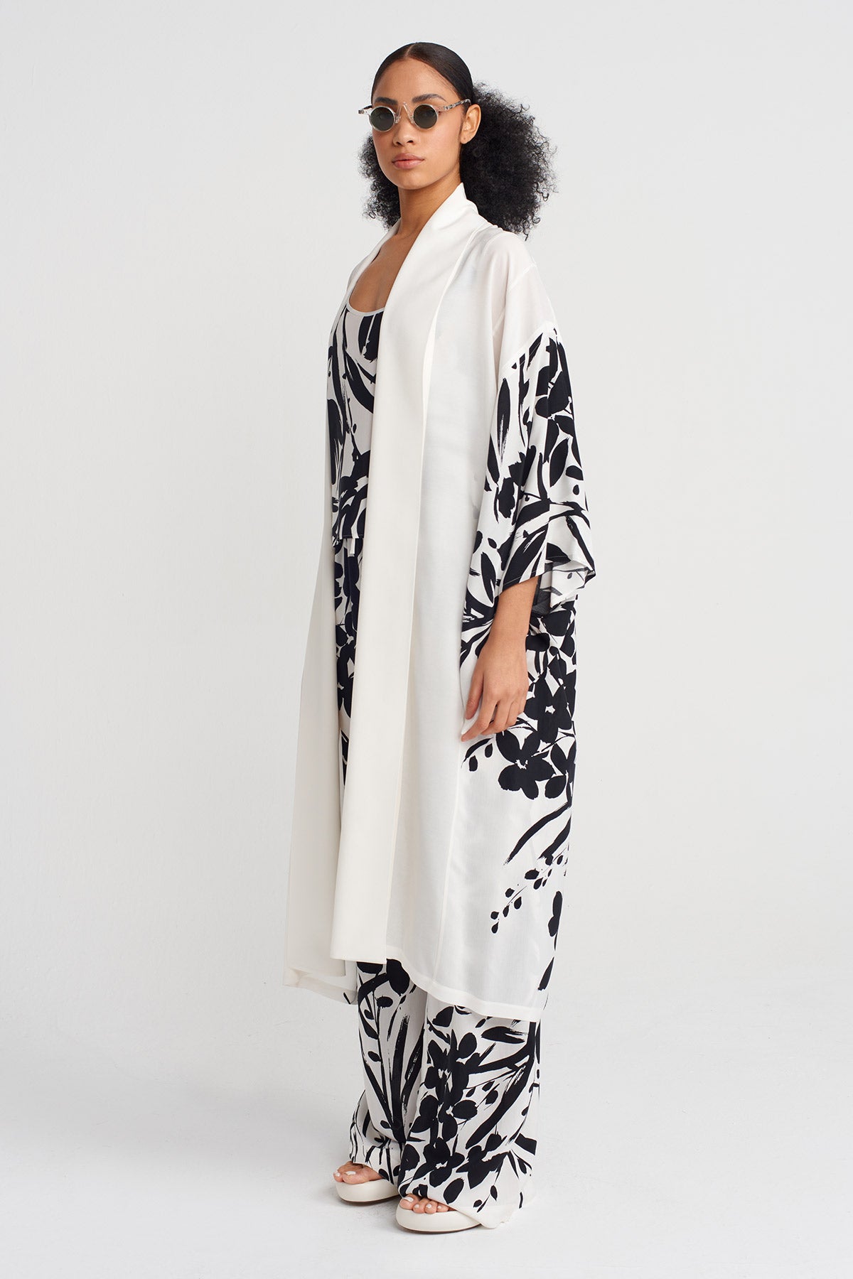 Off White/Black Patterned Long Kimono-Y255015114
