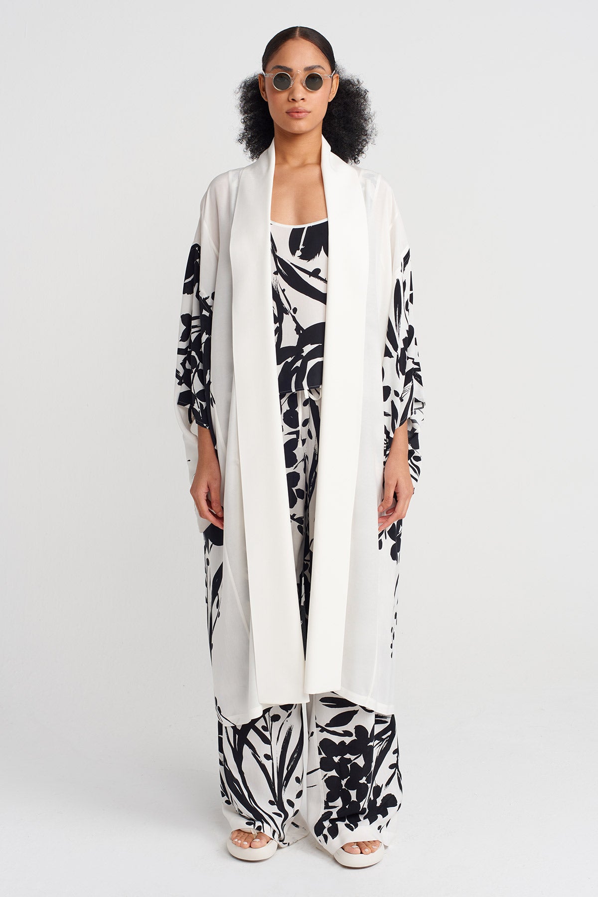Off White/Black Patterned Long Kimono-Y255015114