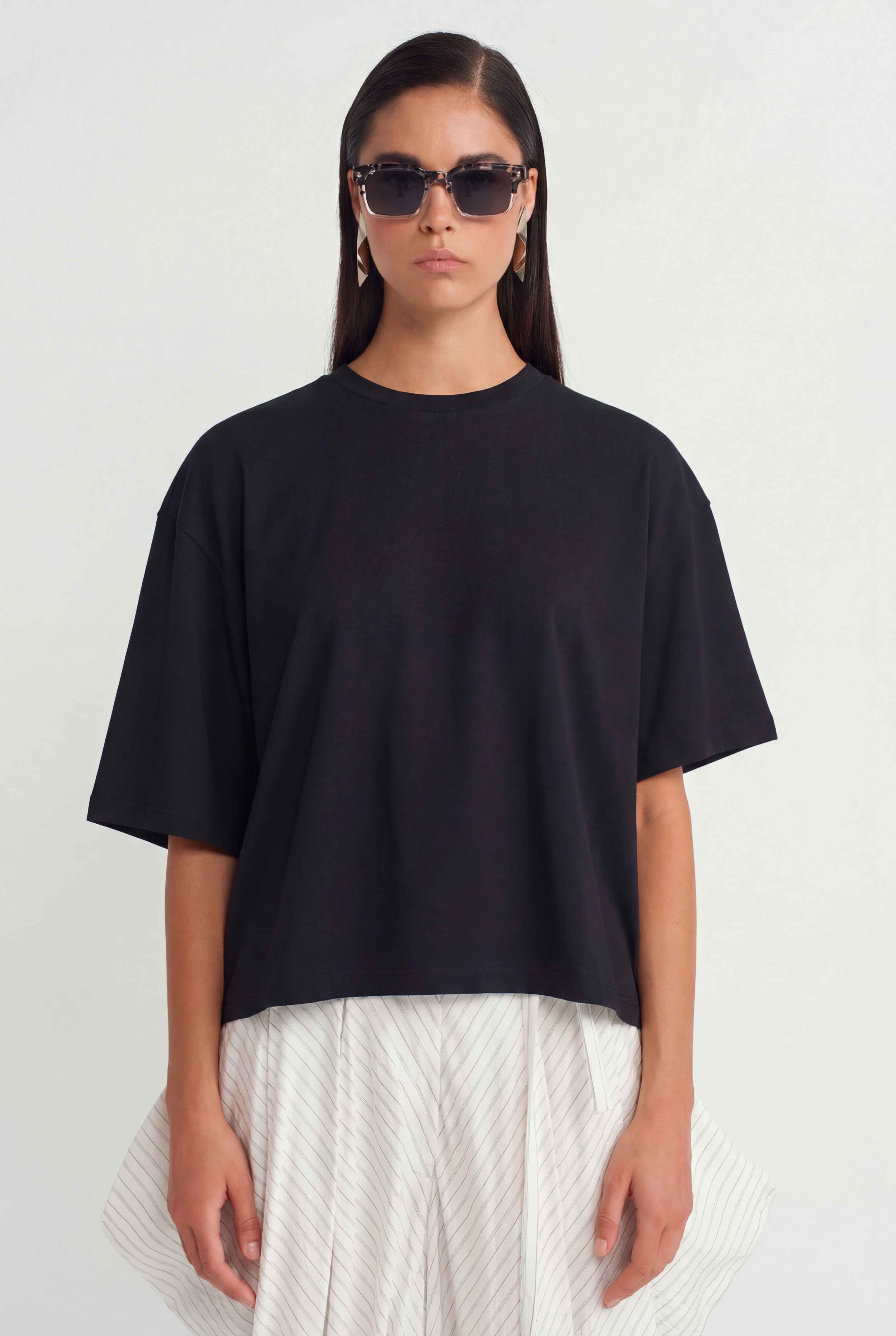 Black Oversized Basic T-Shirt-Y261011023
