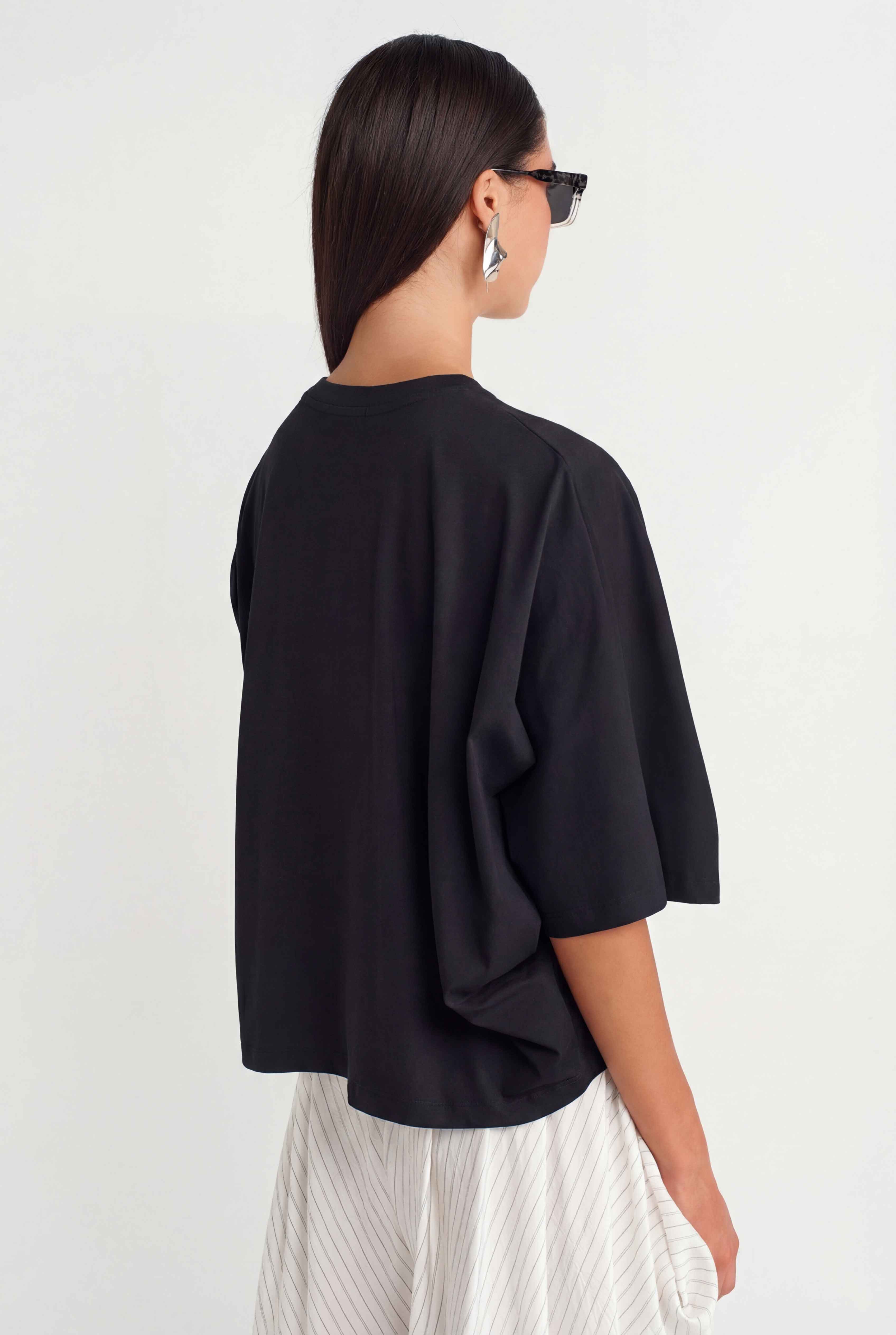 Black Oversized Basic T-Shirt-Y261011023