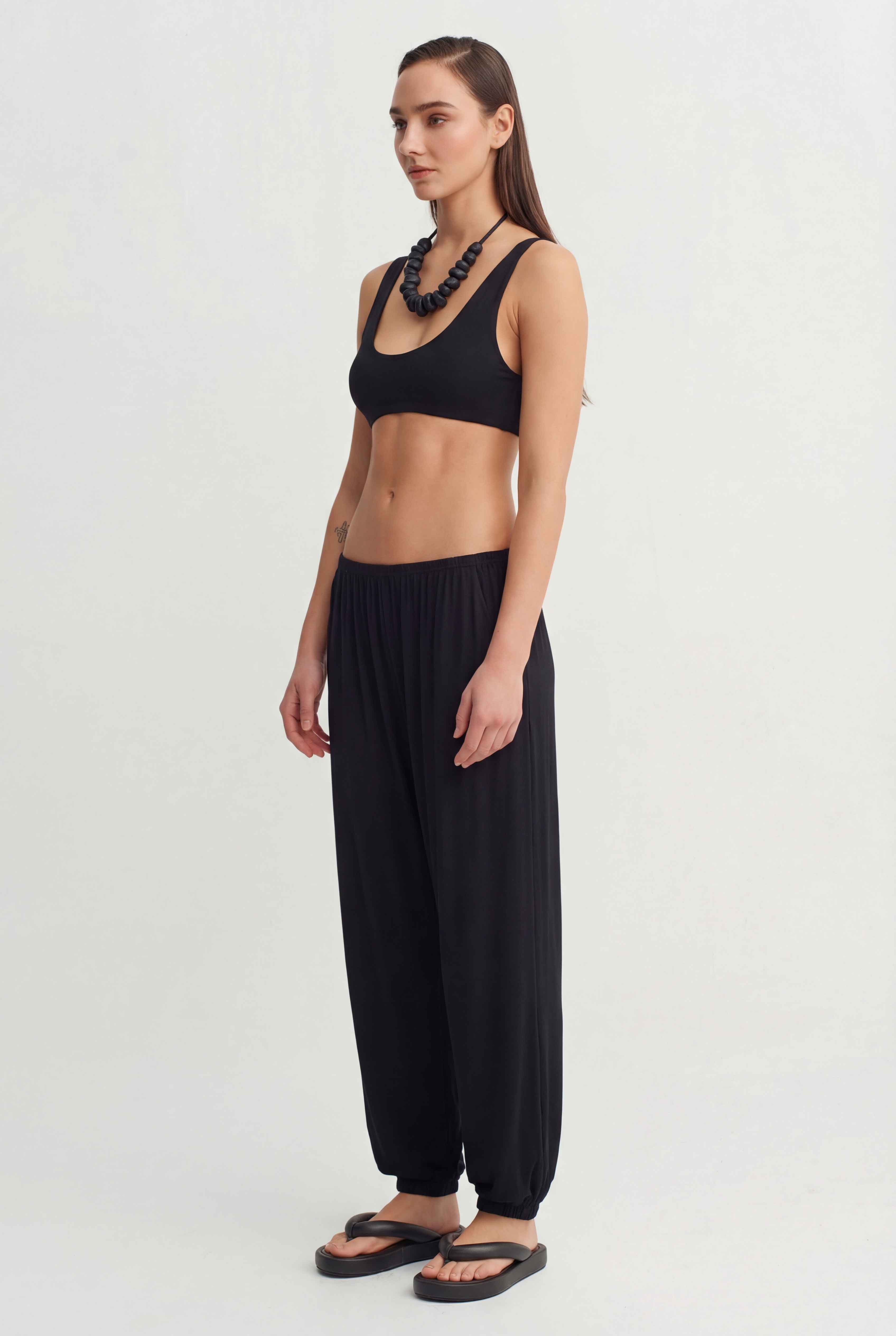 Black Minimal Bralette Crop Top-Y261011069